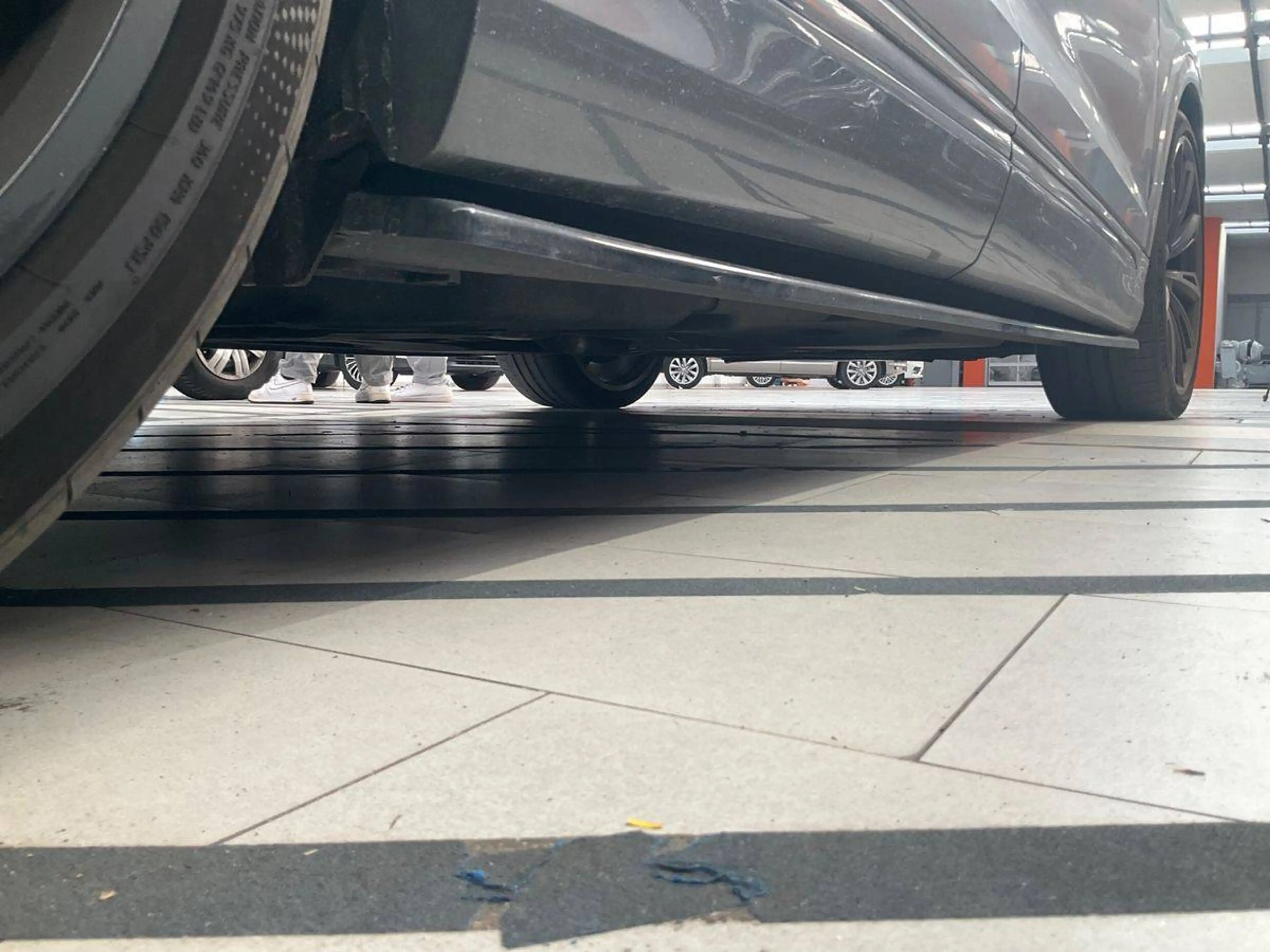 Audi SQ8 4.0 TFSI quattro — photo 9