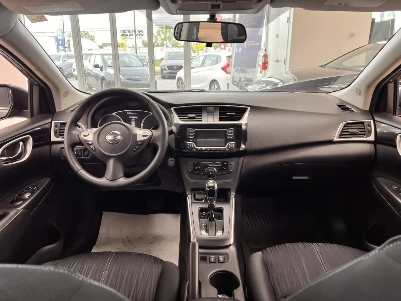 Nissan Sentra снимка Nissan Sentra