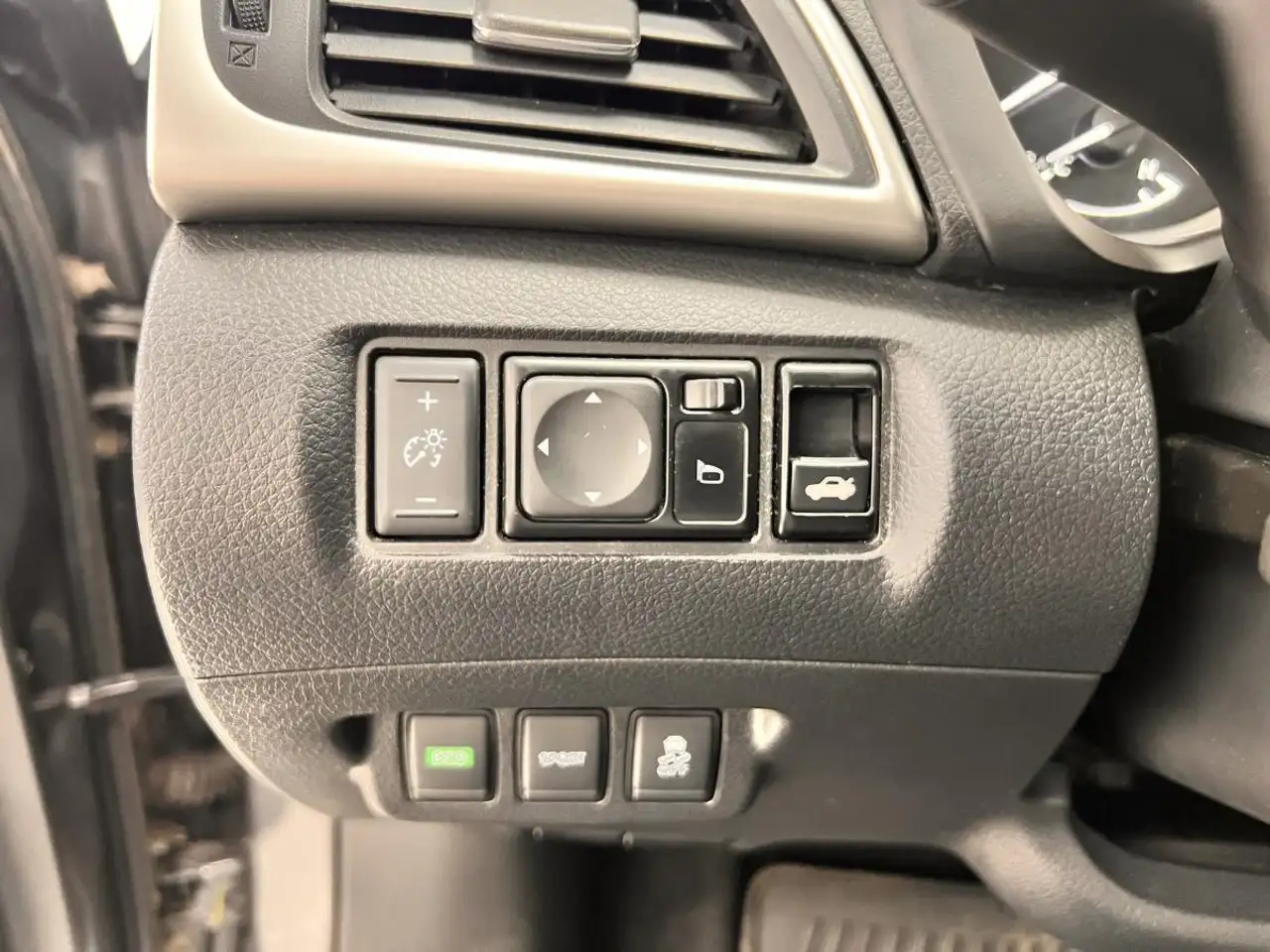 Nissan Sentra снимка Nissan Sentra