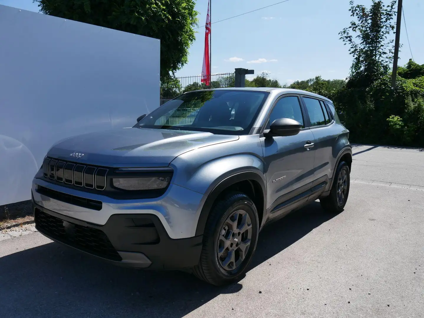Jeep Avenger Longitude 1.2 MHEV*NAVI-ÜBER-SMARTLINK*LED*PDC*... Grau - 1