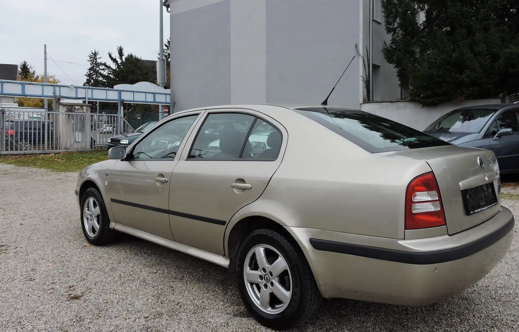 Skoda Octavia Octavia 1,9 Elegance TDI Aut. Elegance Bronze - 2