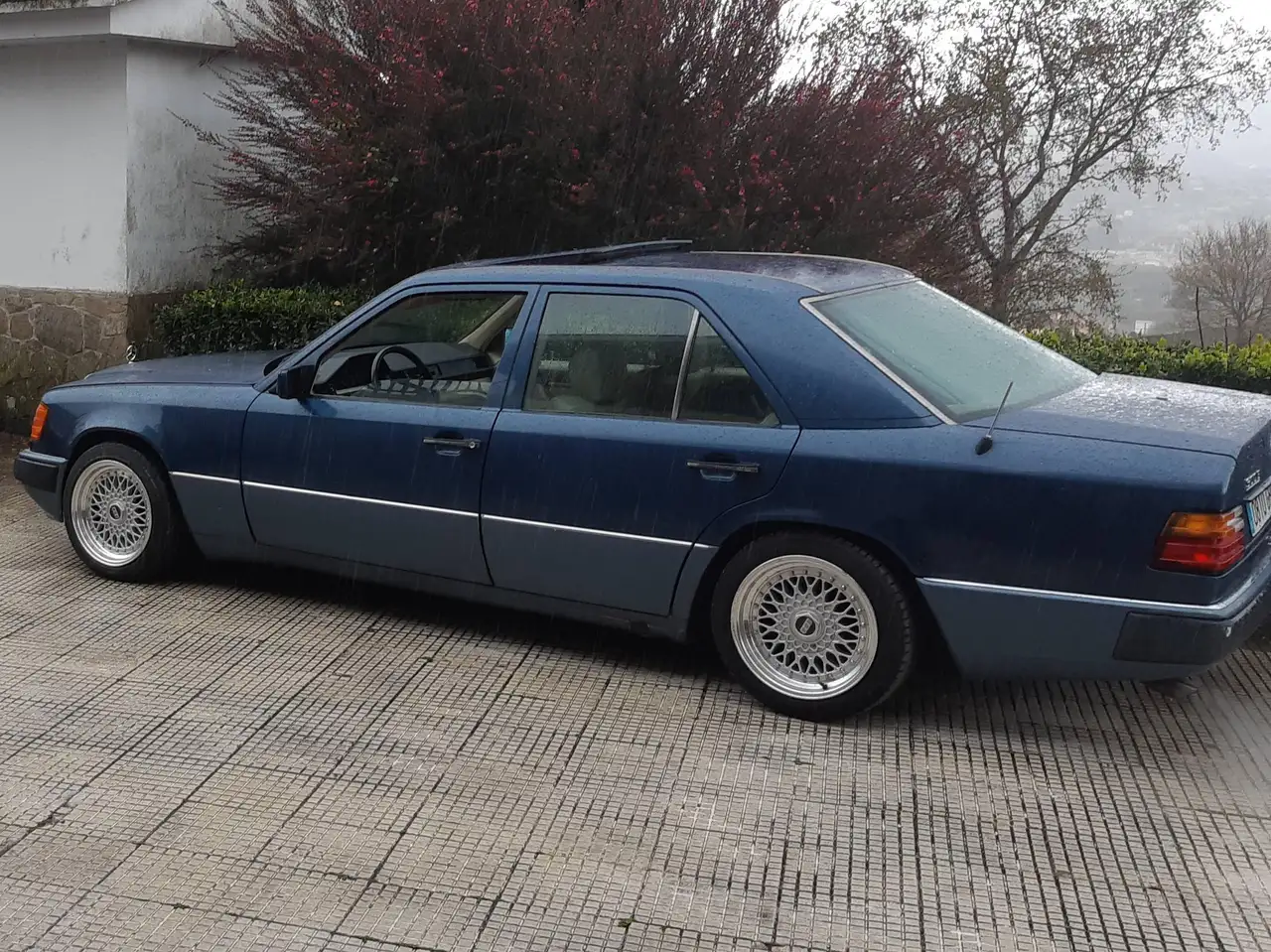 Mercedes-Benz 300E, foto 11