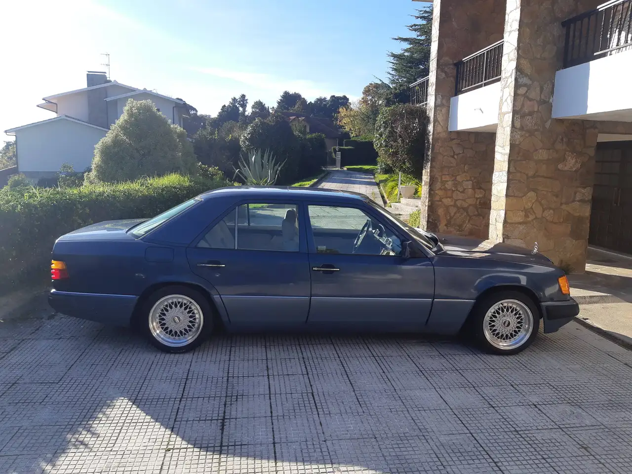 Mercedes-Benz 300E, foto 8