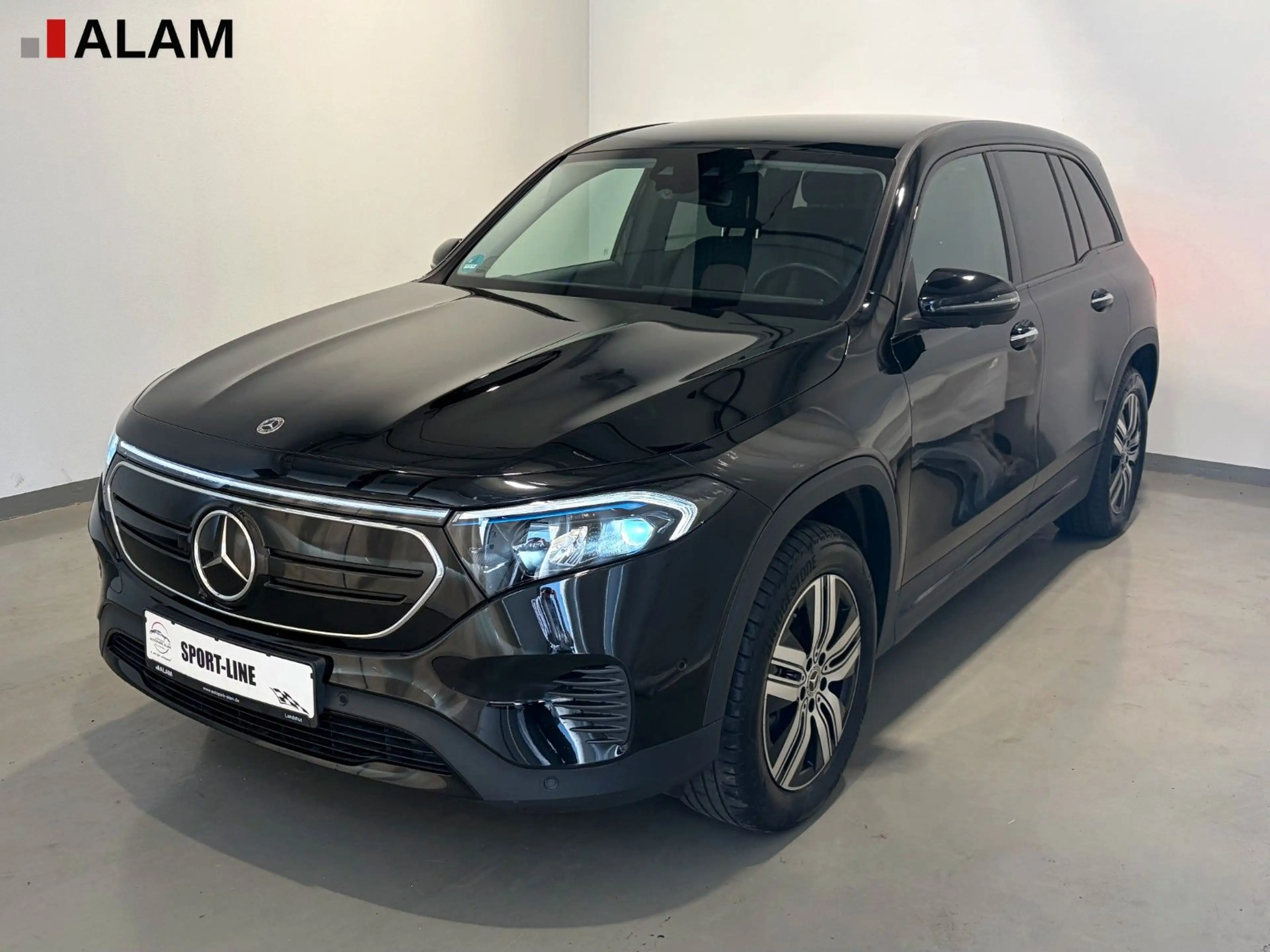 Mercedes-Benz EQB 250 Distr. 7 Sitzer LED HUD Night-Paket 360 — photo 2