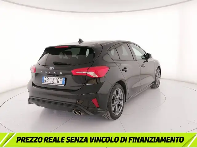 Ford Focus view 2