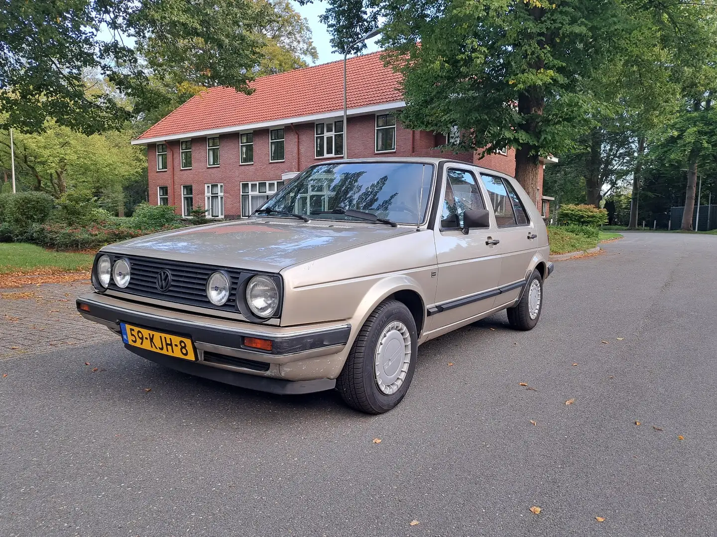 Volkswagen Golf 1.8 Carat 1985 Бронзовий - 2