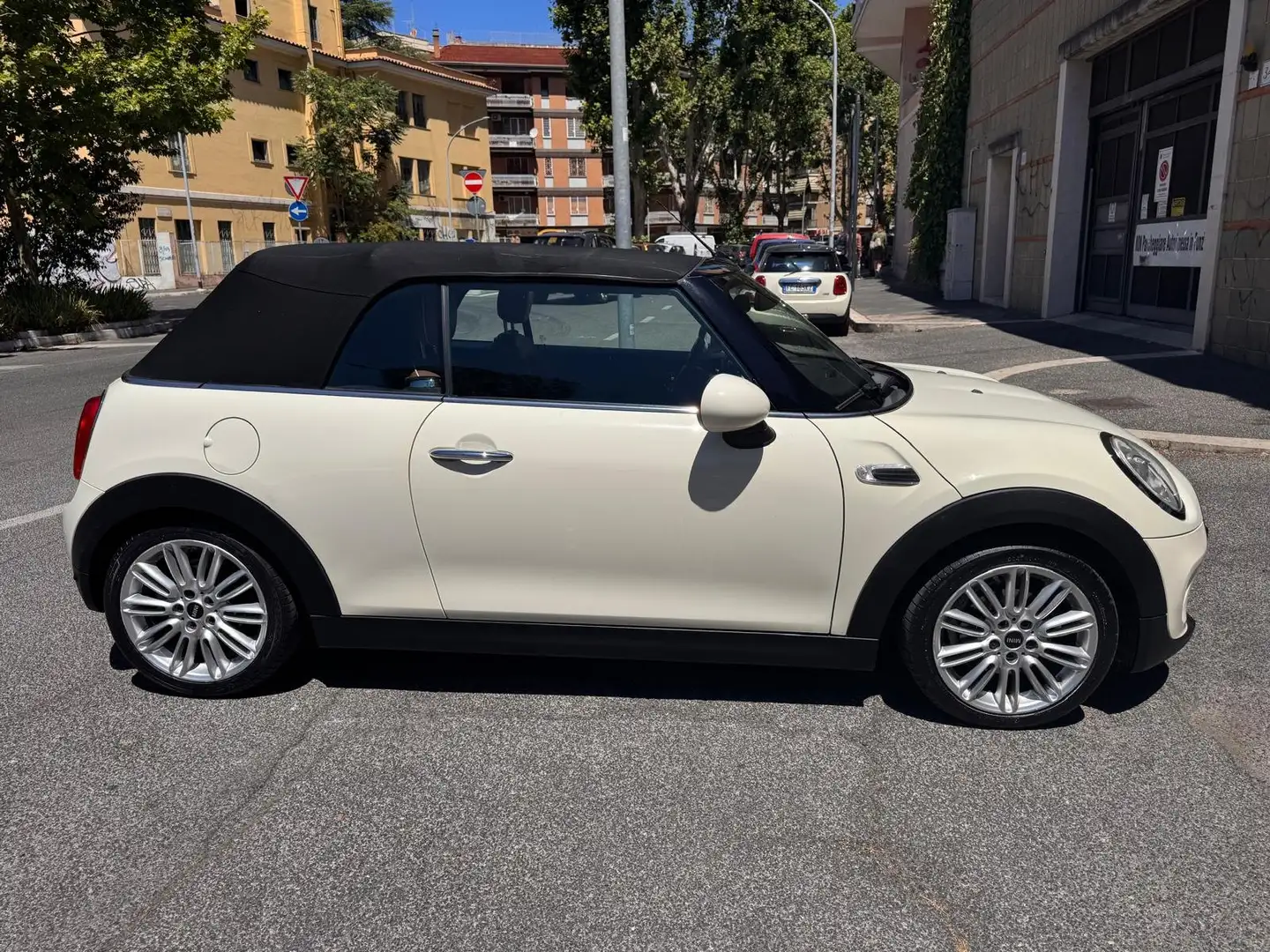 MINI Cooper D Cabrio Mini Cabrio 2.0 Cooper D auto Bianco - 1