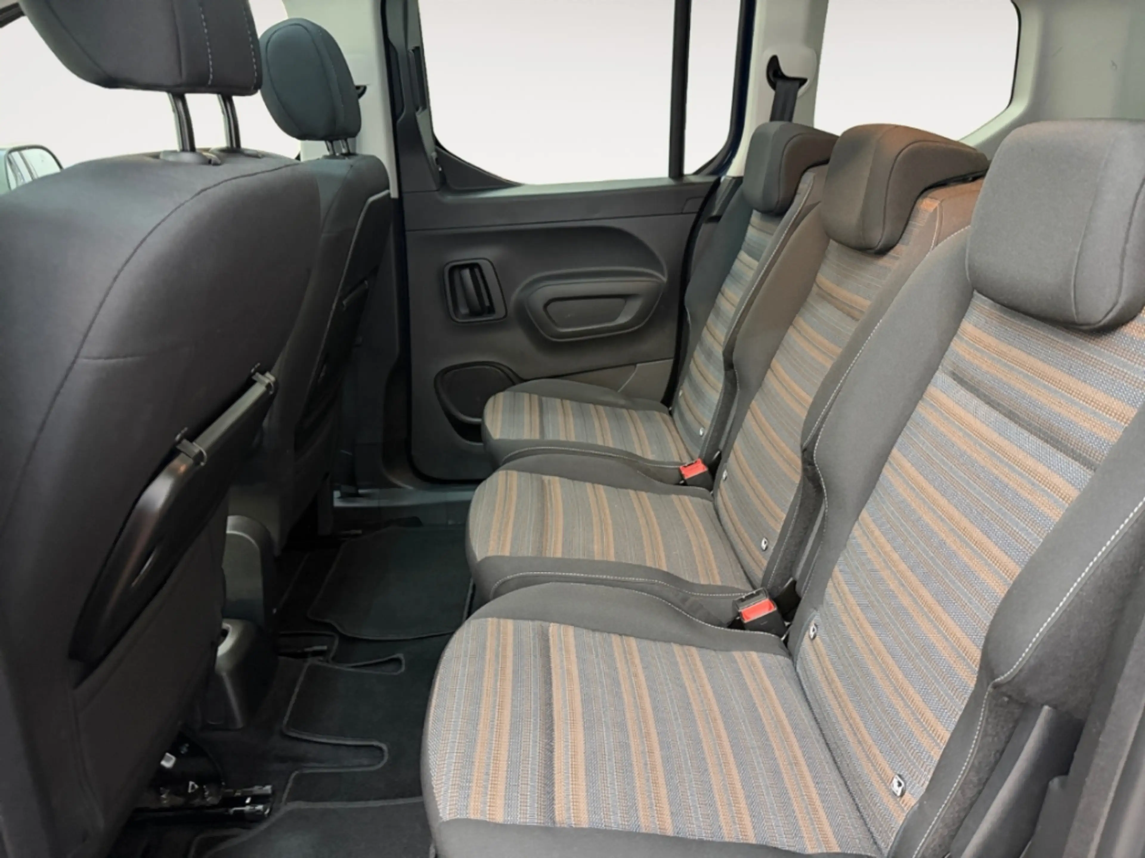 Opel Combo Life Elegance AUTOMATIK NAV PANODACH KAMERA SITZ.HZG TE — photo 12
