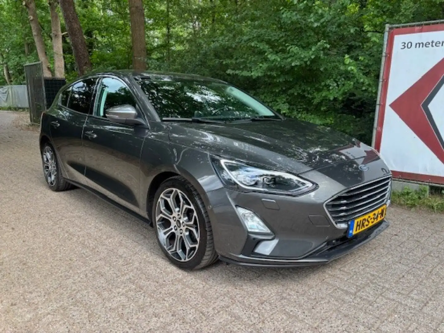 Ford Focus 1.0 TITANIUM**DAB//19inch//Carplay** Grijs - 2