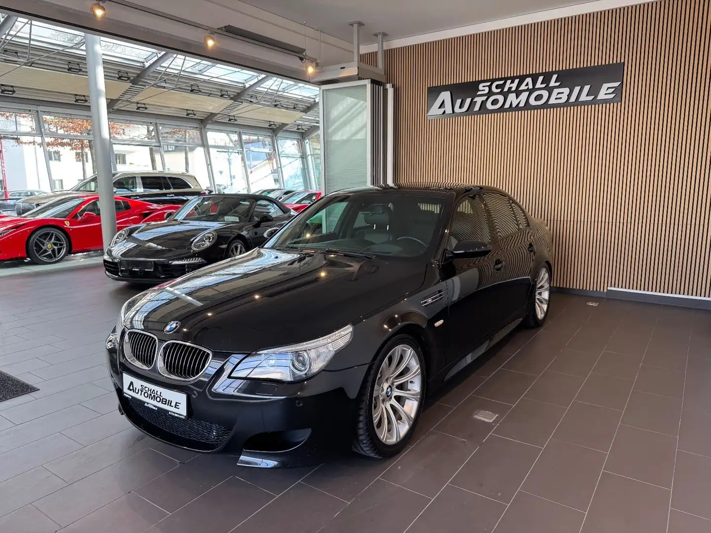 BMW M5 Limousine HEADUP/NAVI/PDC/LEDER/SOUND/MEMORY/ Schwarz - 1