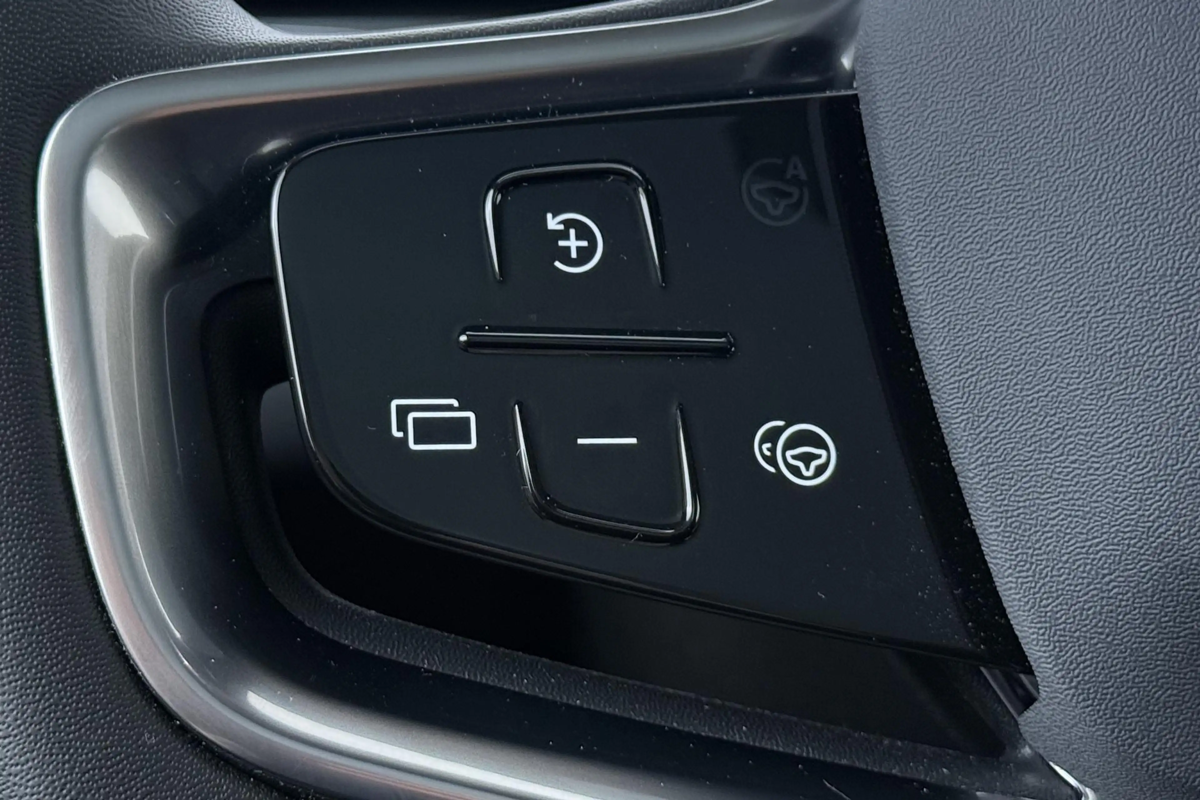 Volvo ES90 Single Motor Extended Range Ultra 92 kWh | FACELIF — photo 35