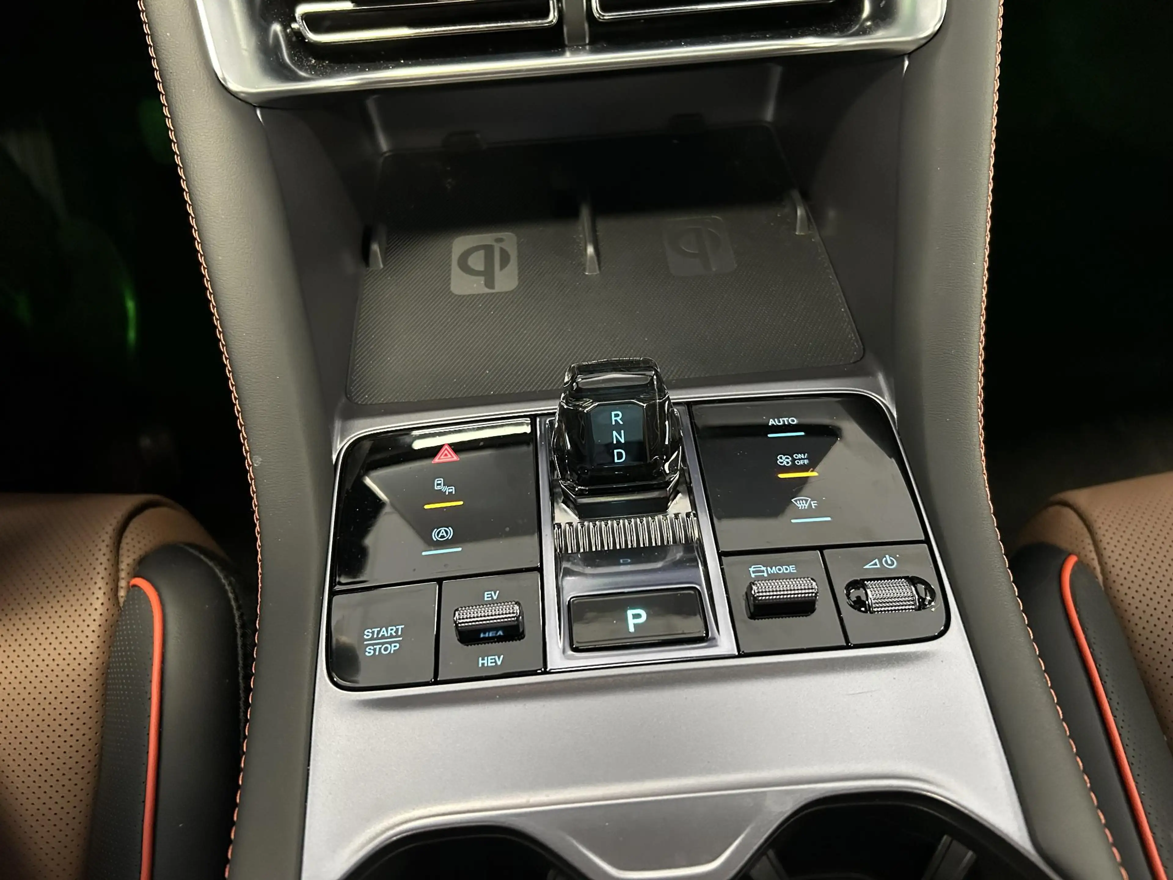 BYD Seal U 1.5 DM-i FWD Boost | PANO | BRUIN LEDER | NAVI | C — photo 10