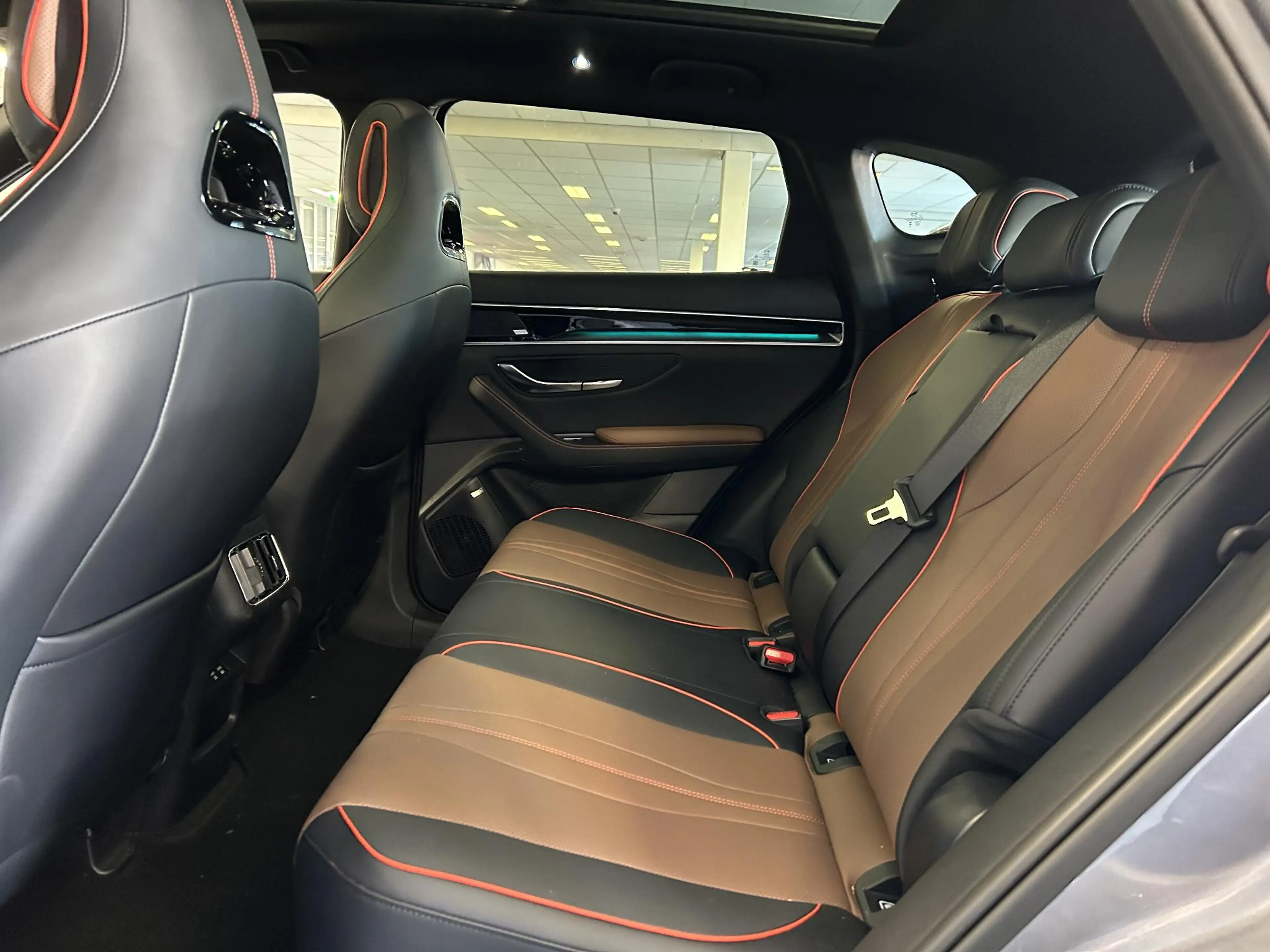 BYD Seal U 1.5 DM-i FWD Boost | PANO | BRUIN LEDER | NAVI | C — photo 15