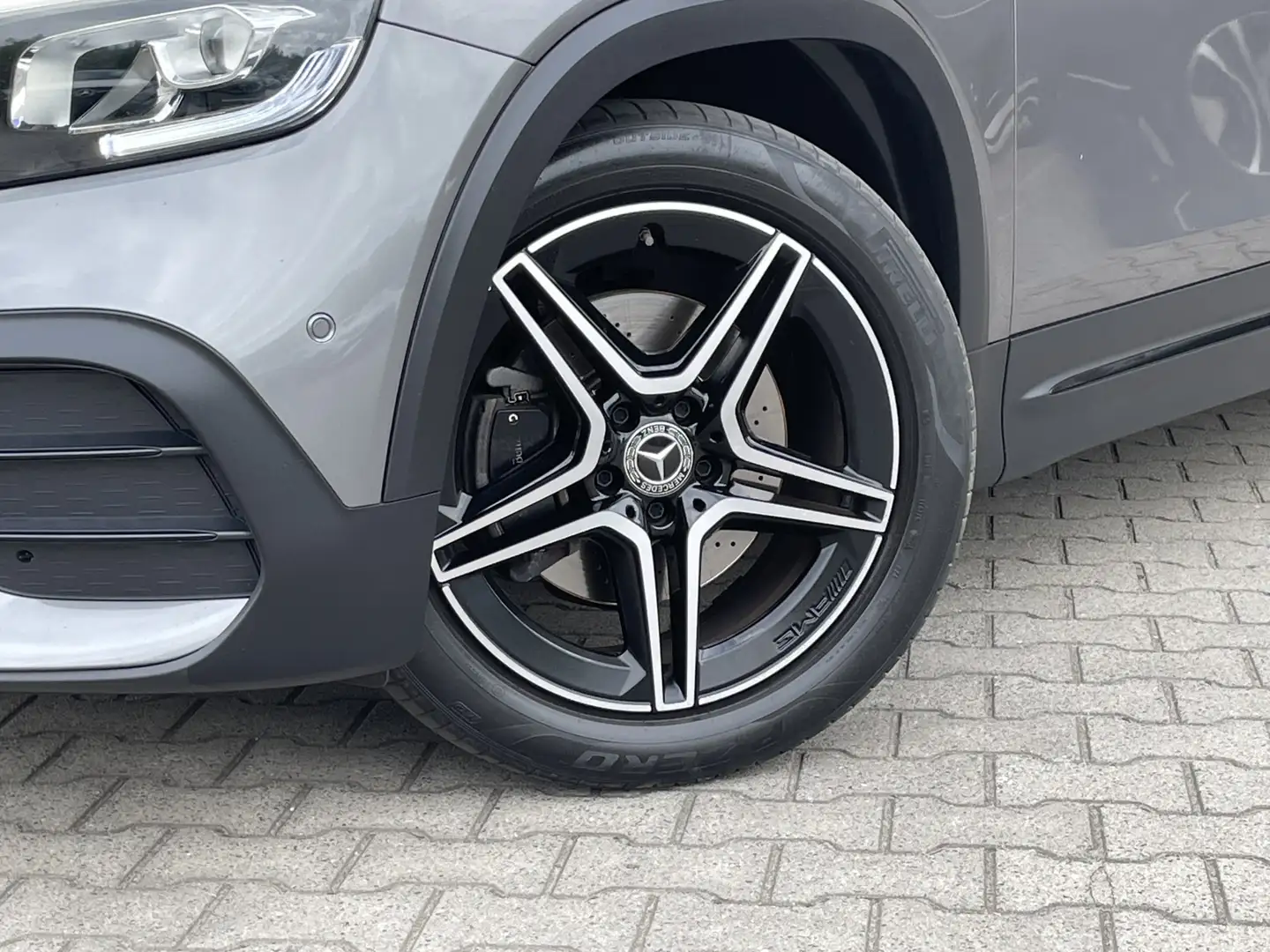 Mercedes-Benz GLB 200 Business Solution AMG l Dodehoekassistentie l Elek Gris - 2