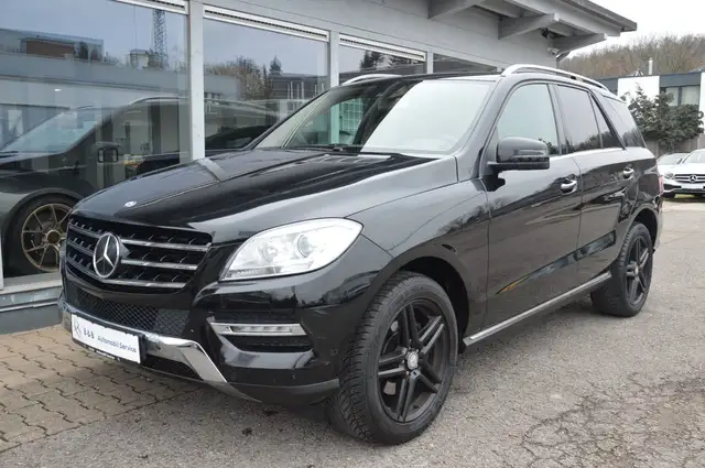 Mercedes-Benz ML 250 BlueTec*AUTOMATIK*NAVI*DISTR*KEYLESS*PDC*