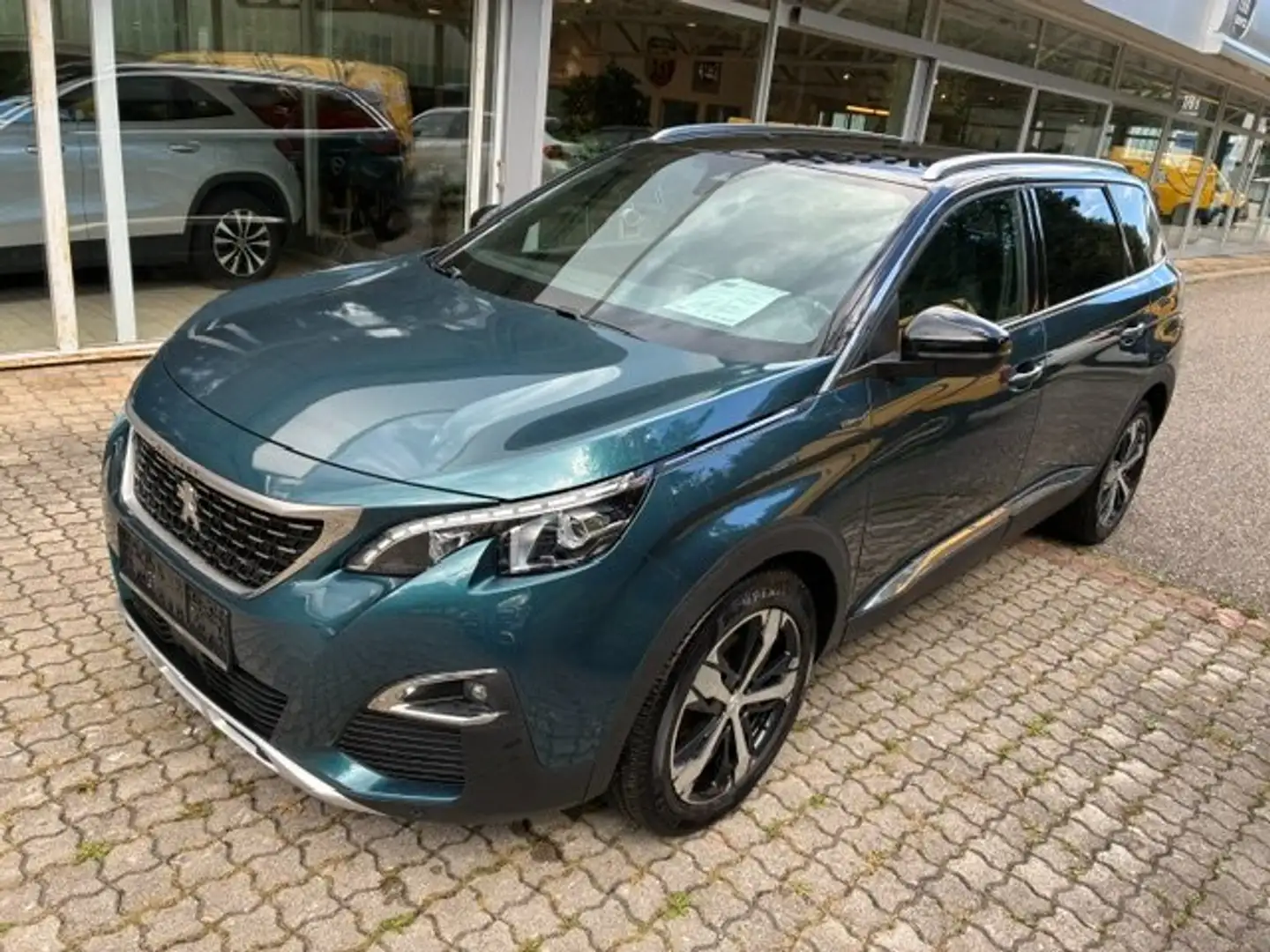 Peugeot 5008 2,0 BlueHDI 150 S&S 6-Gang GT Line *7-Sitzer* Grün - 2