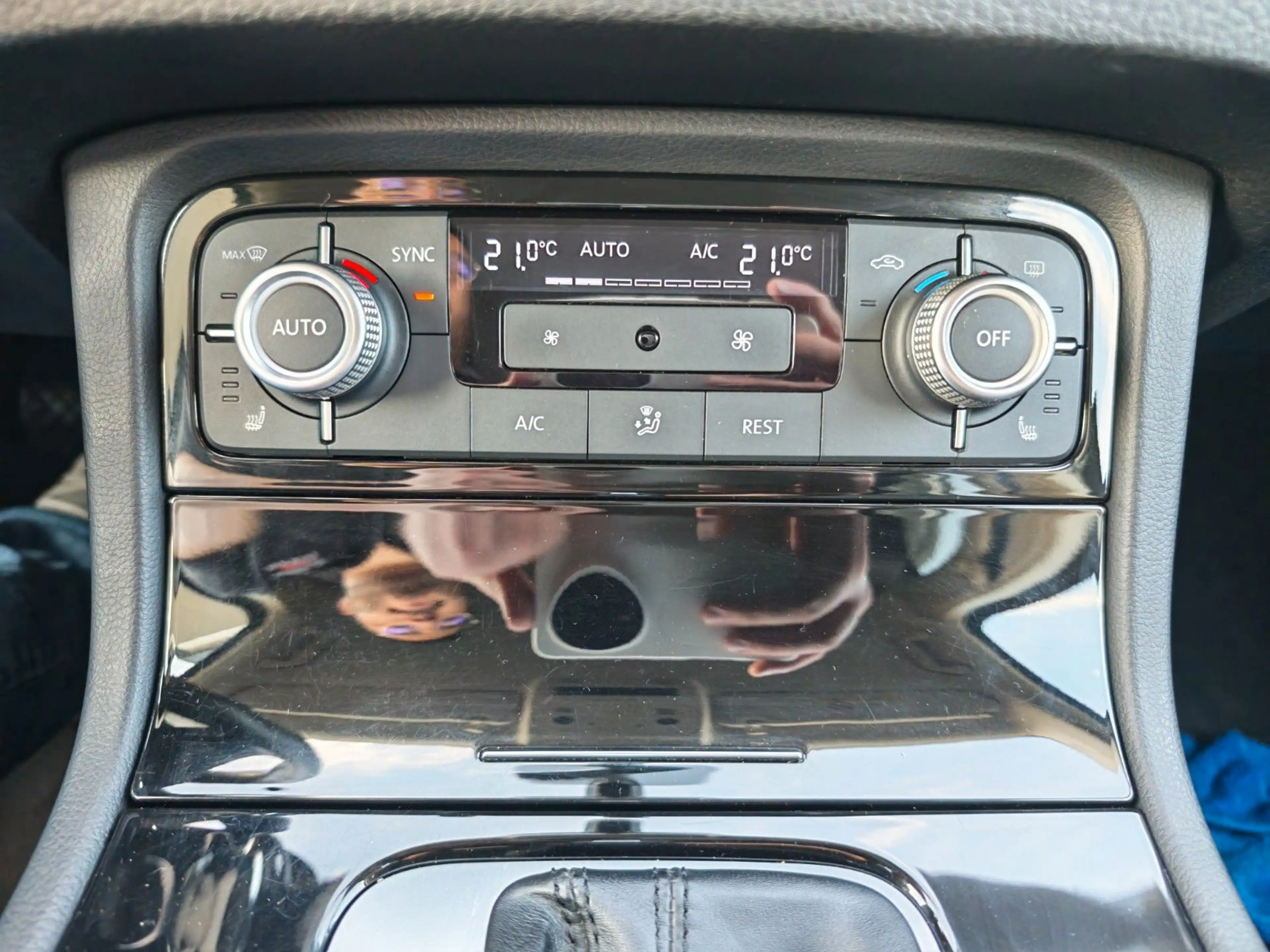 Volkswagen Touareg V6 TDI BMT 4Motion AHK 1,Hand TÜV Neu — photo 14