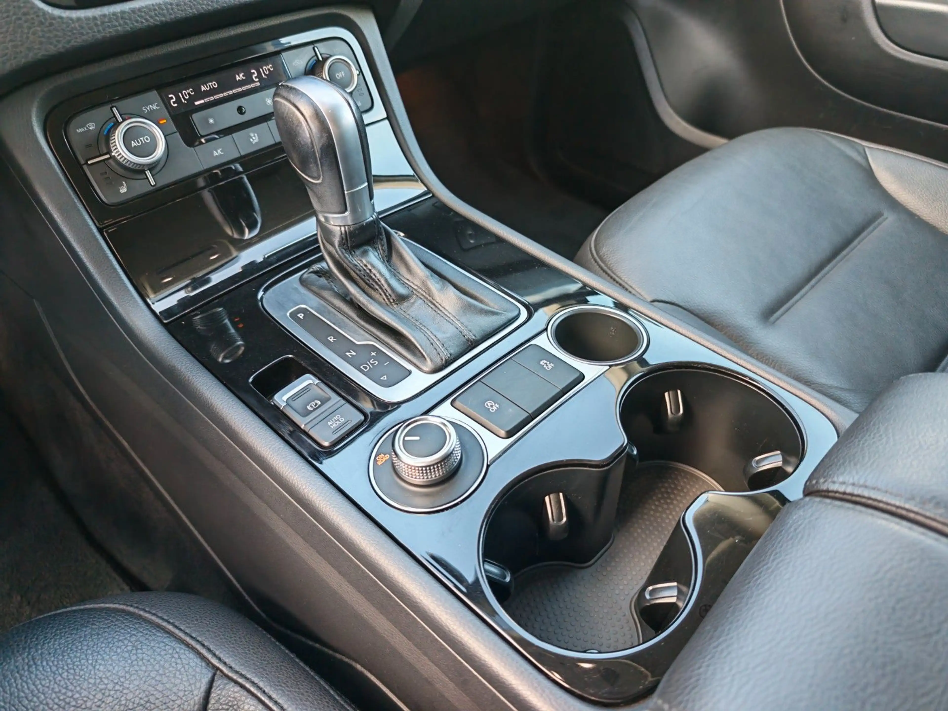 Volkswagen Touareg V6 TDI BMT 4Motion AHK 1,Hand TÜV Neu — photo 15