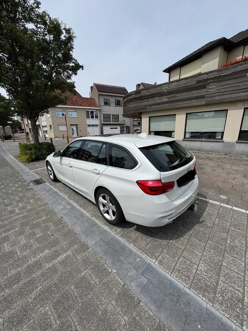 BMW 318 318d Touring Luxury Line - 1