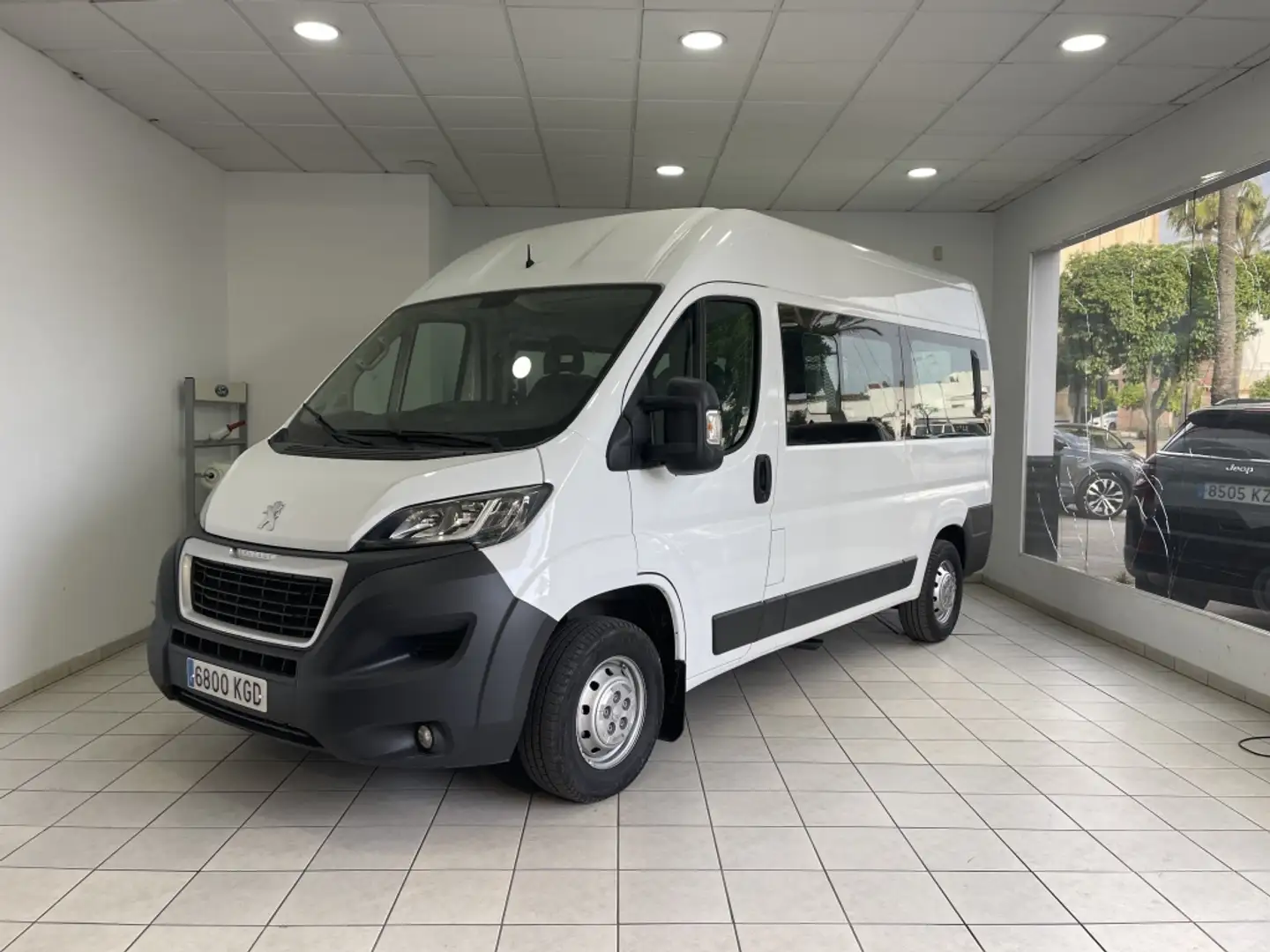 Peugeot Boxer Combi 2.0 BlueHDI 333 L2H2 130 Blanco - 1