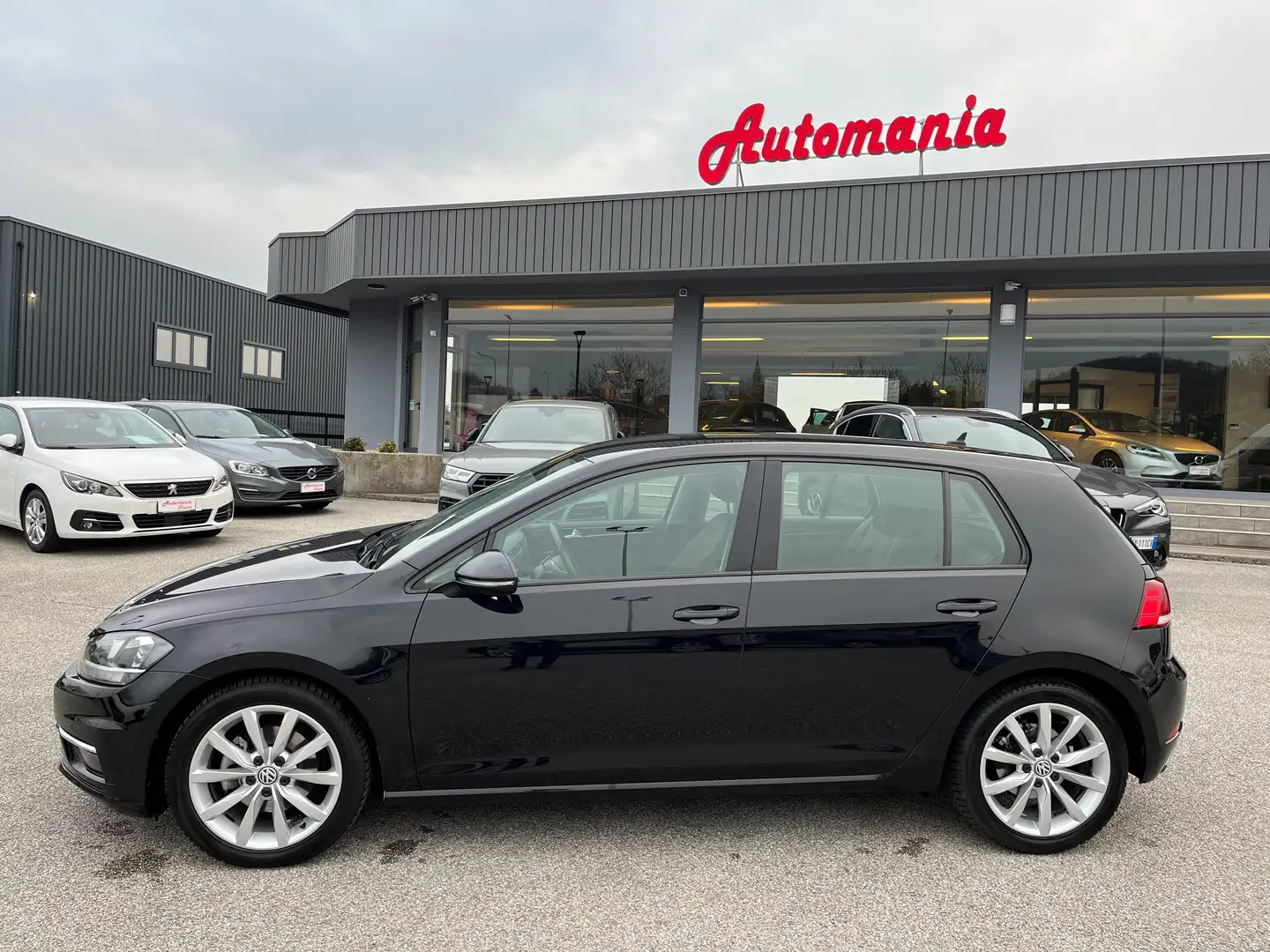 Volkswagen Golf 5p 1.6 tdi Executive 115cv dsg Nero - 1
