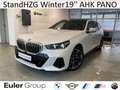 BMW 520 i M-Sport StandHZG Winter19'' AHK PANO H/K MemoSit Weiß - thumbnail 1
