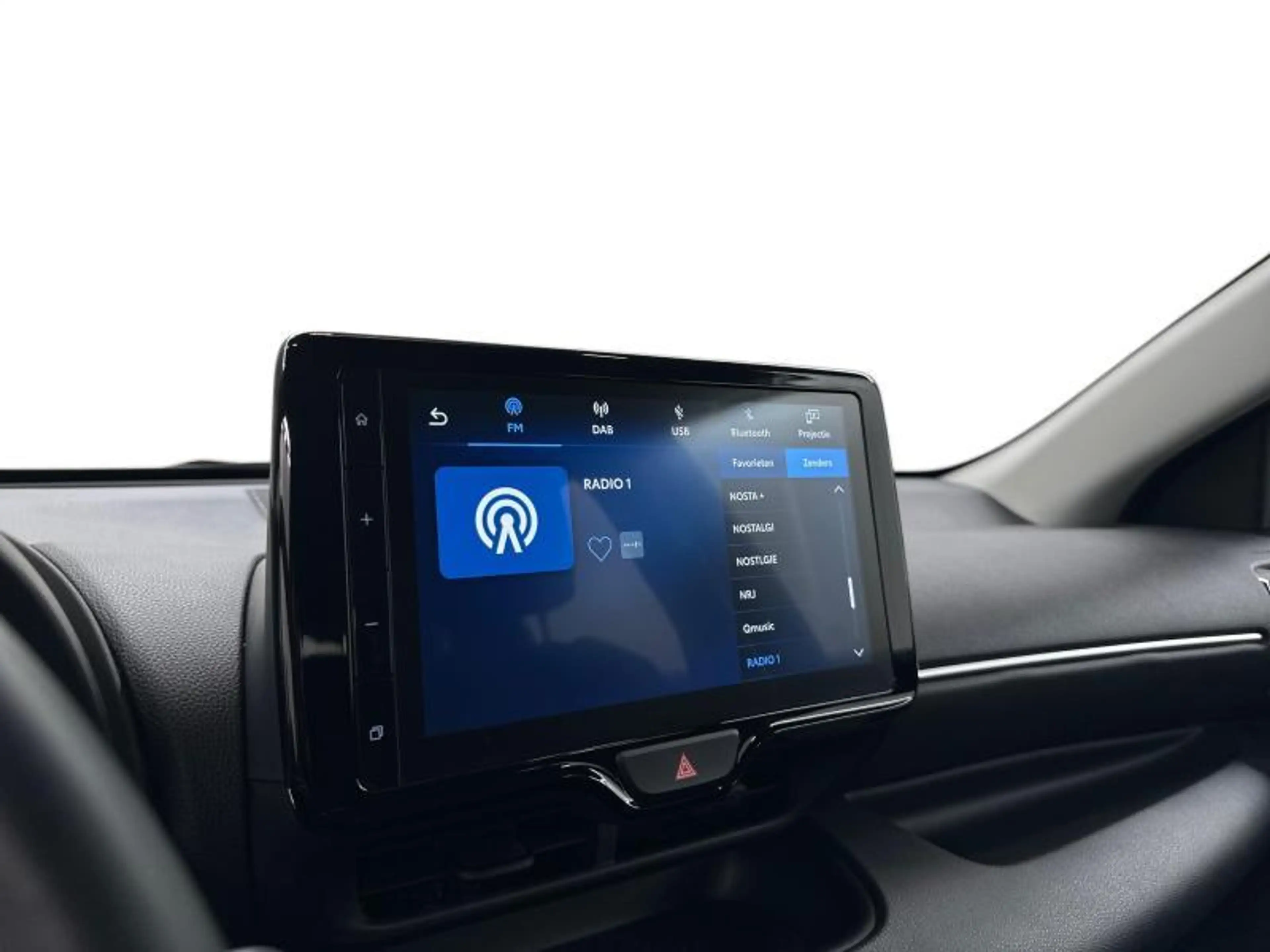 Toyota Yaris Dynamic — photo 11