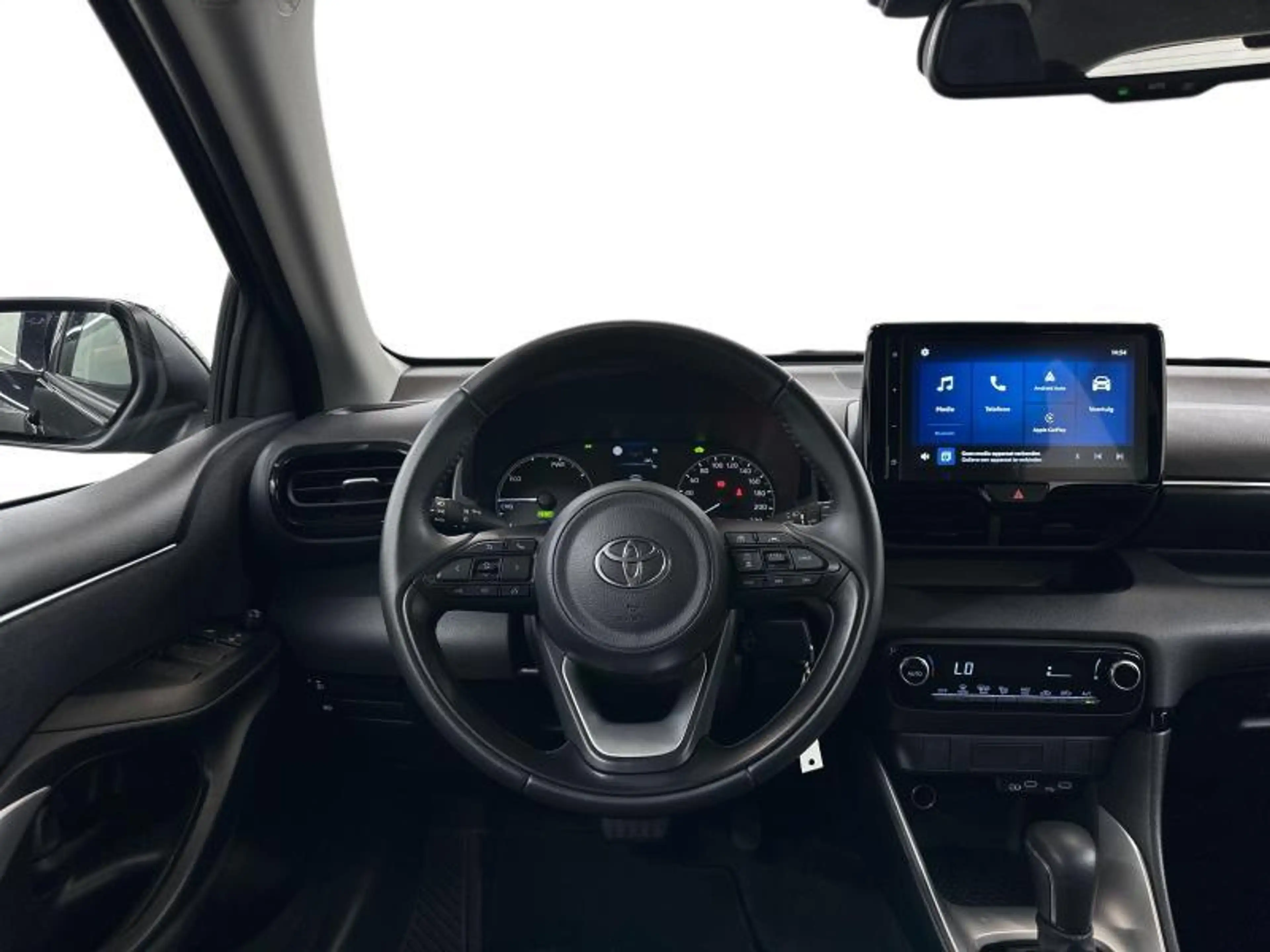 Toyota Yaris Dynamic — photo 8