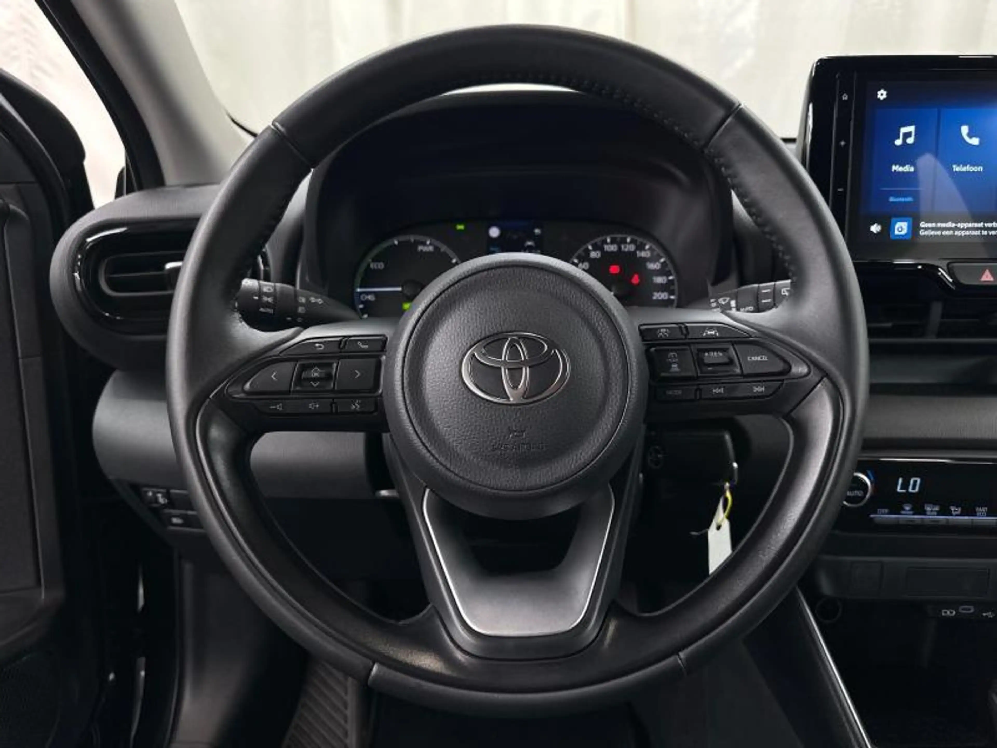 Toyota Yaris Dynamic — photo 19