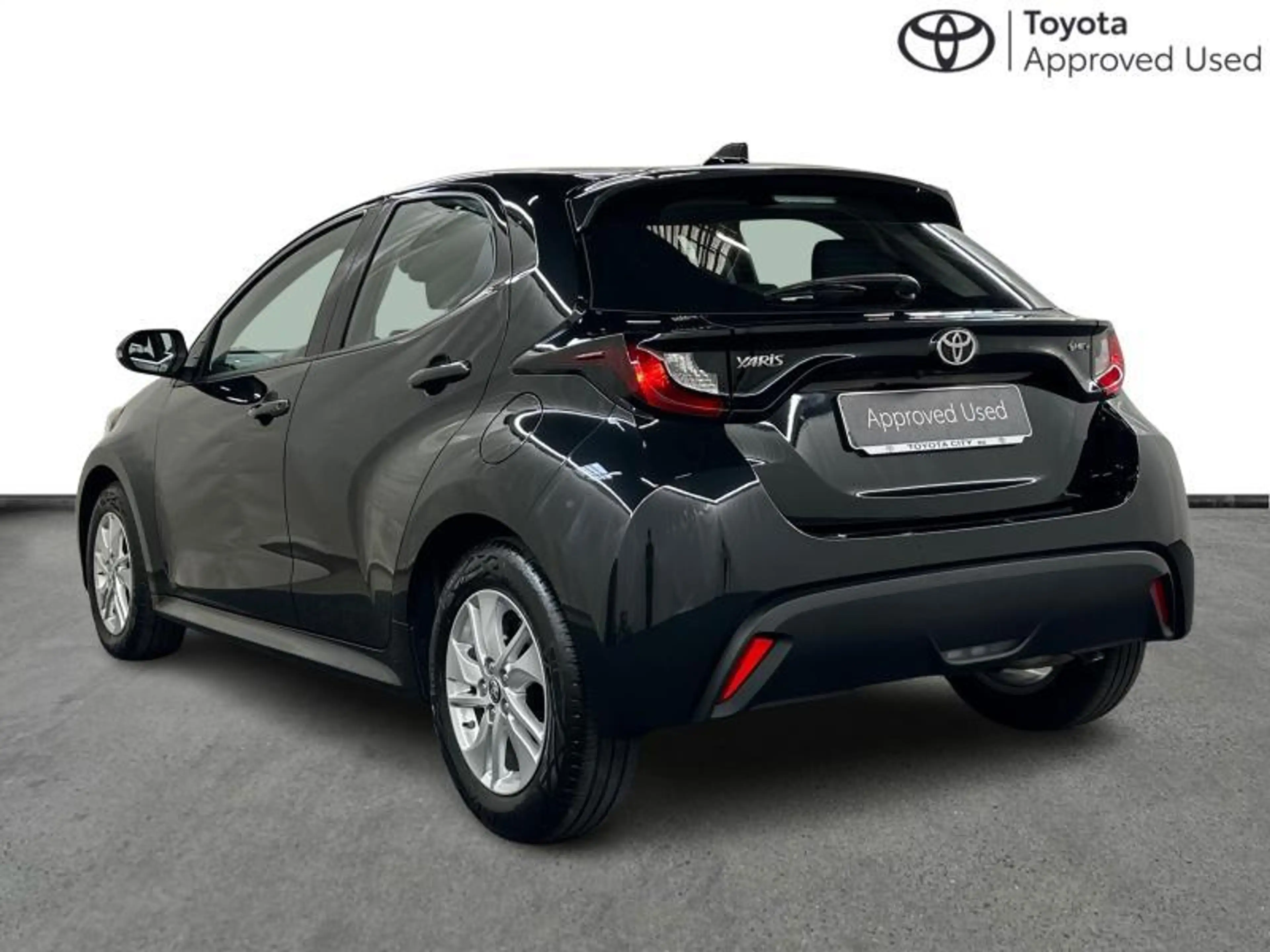 Toyota Yaris Dynamic — photo 2