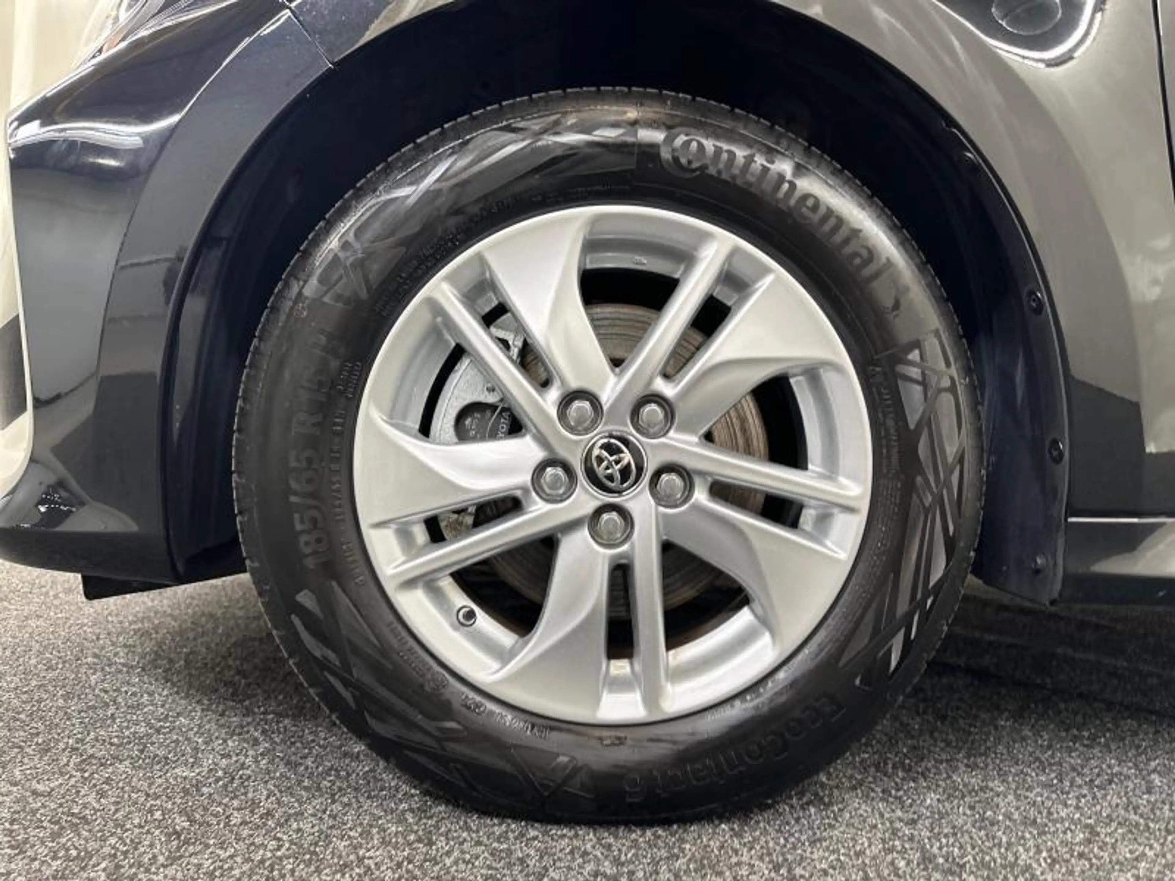 Toyota Yaris Dynamic — photo 13