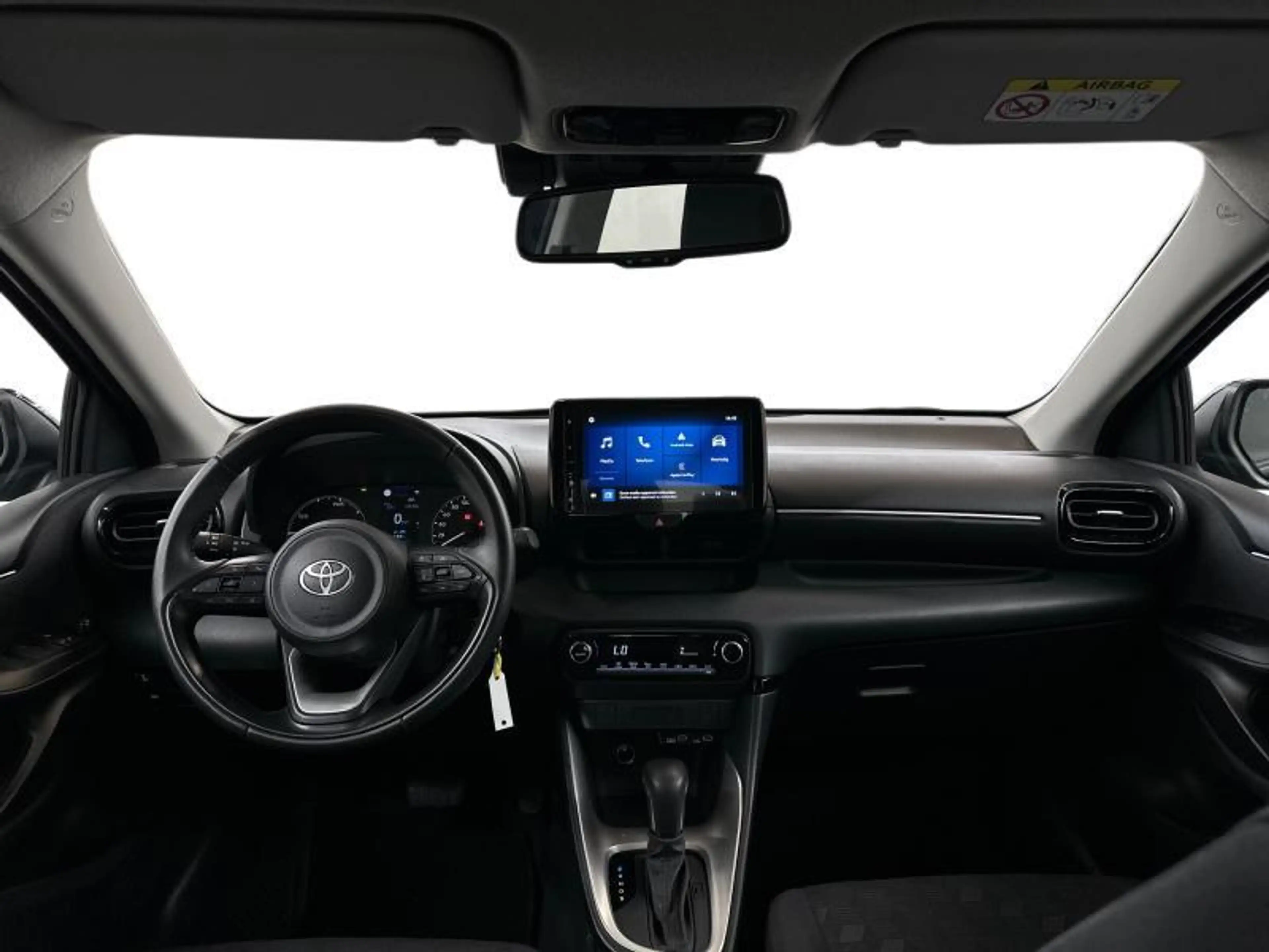 Toyota Yaris Dynamic — photo 7