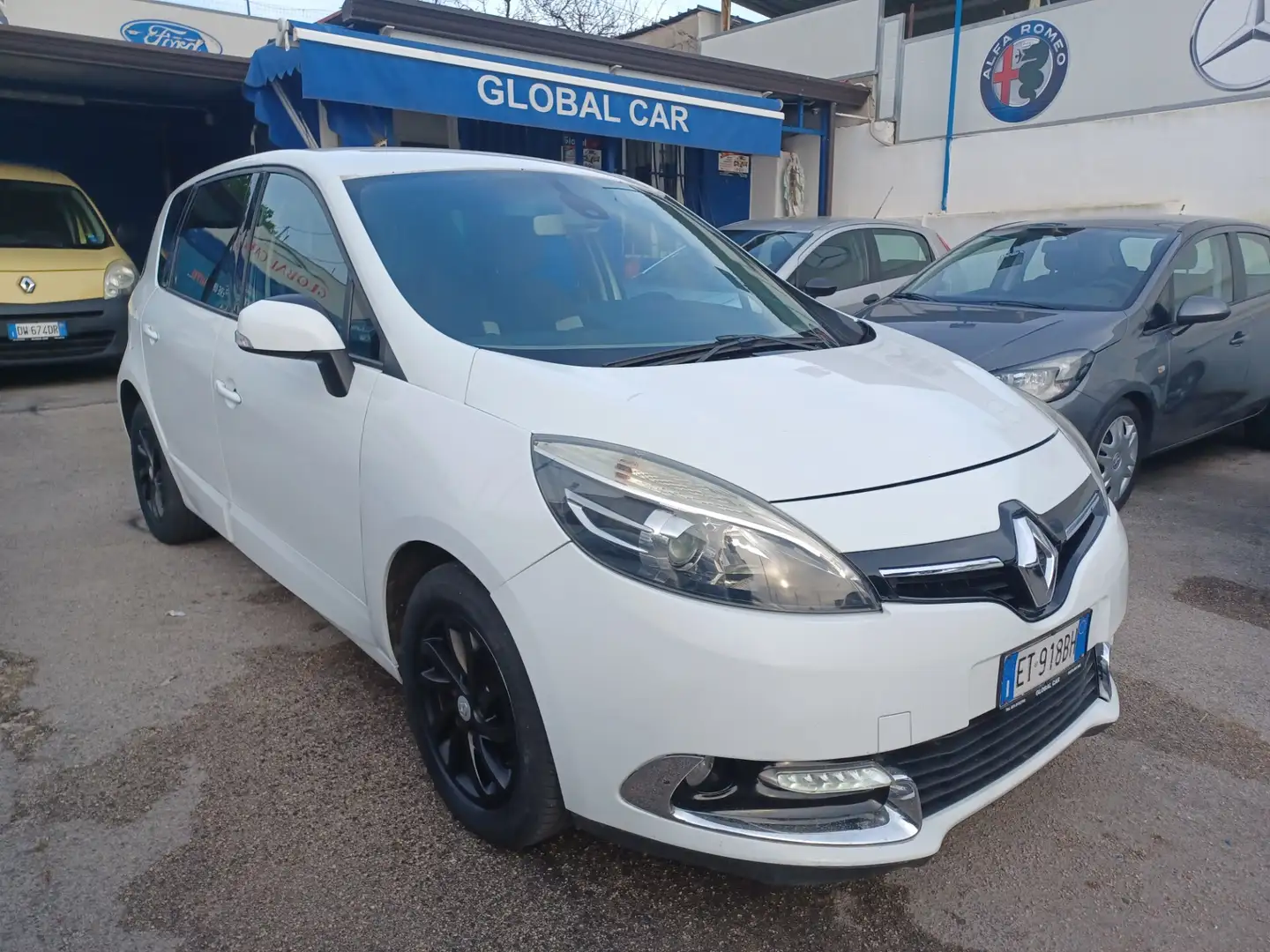 Renault Scenic Scénic XMod 1.5 dCi 110CV EDC Live Weiß - 2
