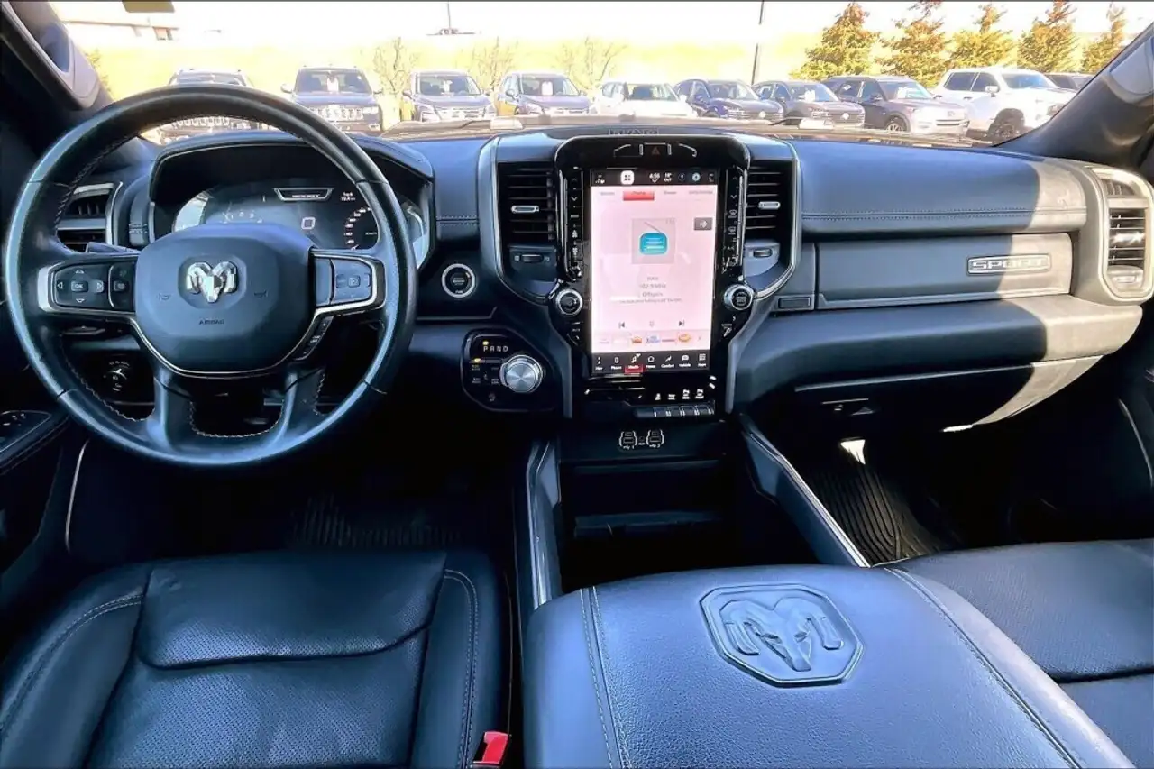 RAM 1500 снимка RAM 1500