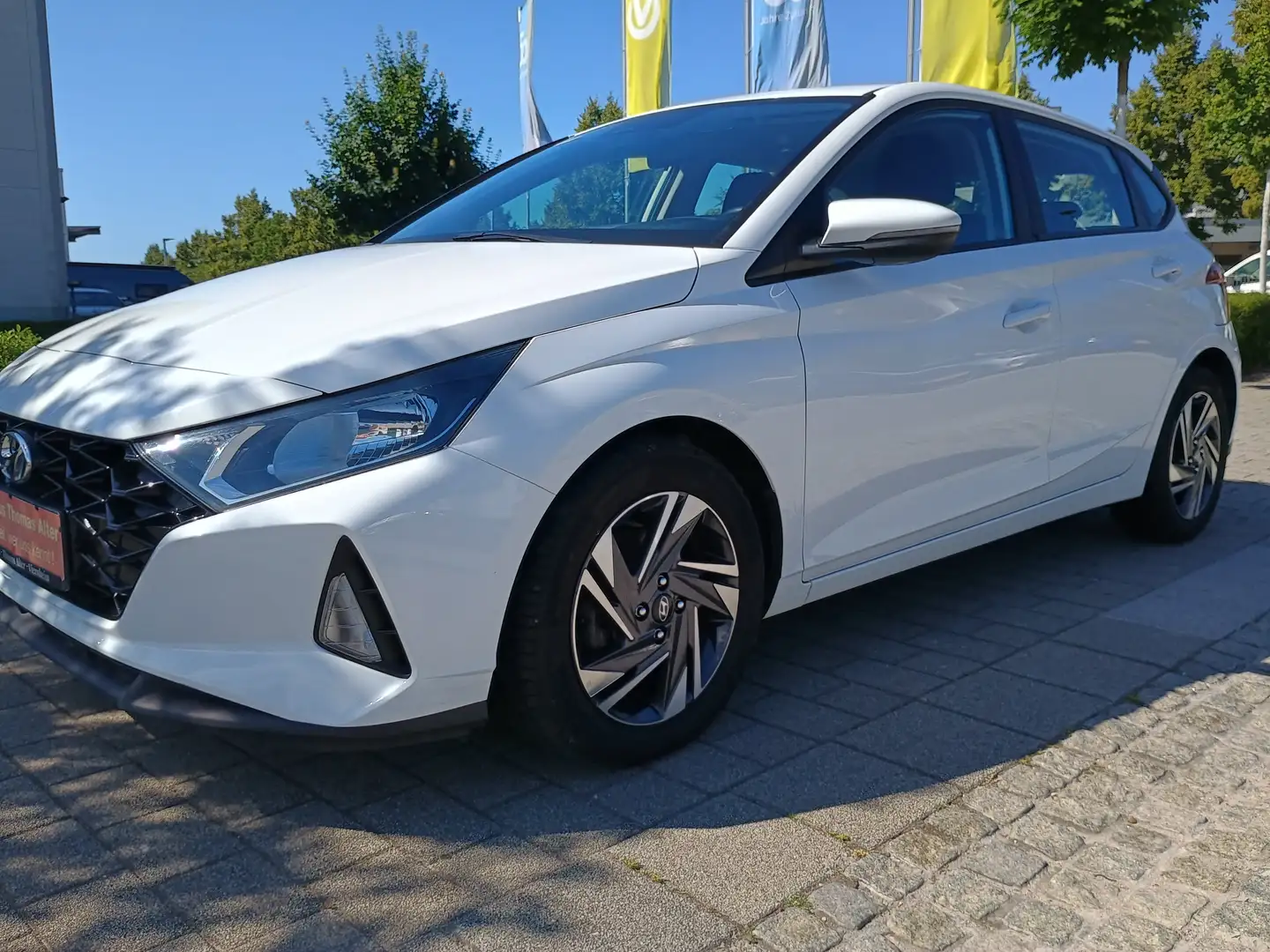 Hyundai i20 1.0 T-GDI Select 100 PS/Sitz+Lenkradhzg/1.Hd/37Tkm Weiß - 1