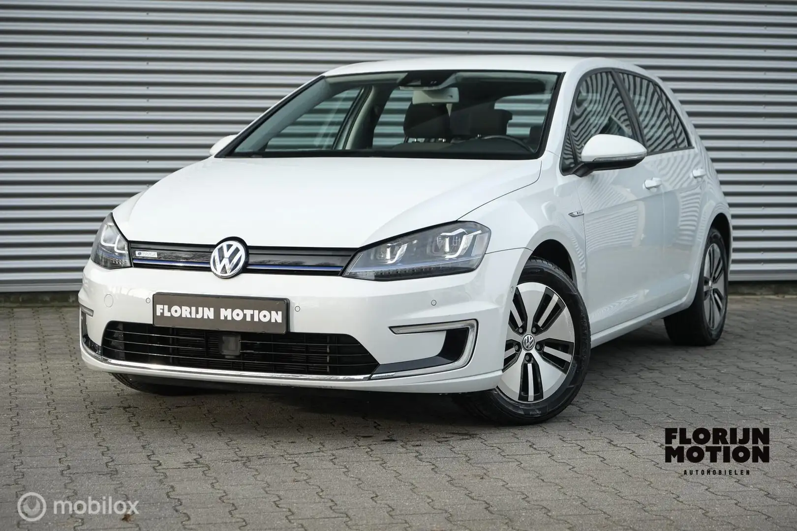Volkswagen e-Golf | Led | Stoelver. | Camera | Navi | CarPlay Weiß - 1