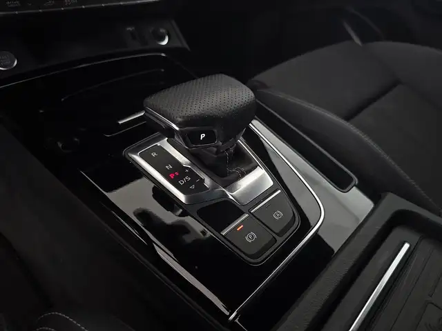 Audi Q5 view 13