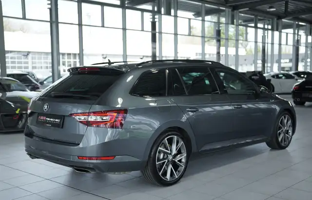 Skoda Superb view 9