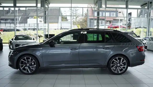 Skoda Superb view 12