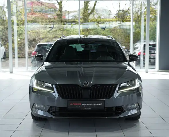 Skoda Superb view 4