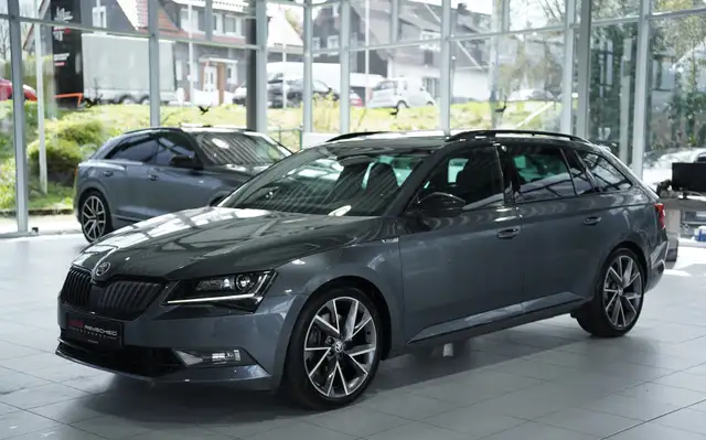 Skoda Superb view 5