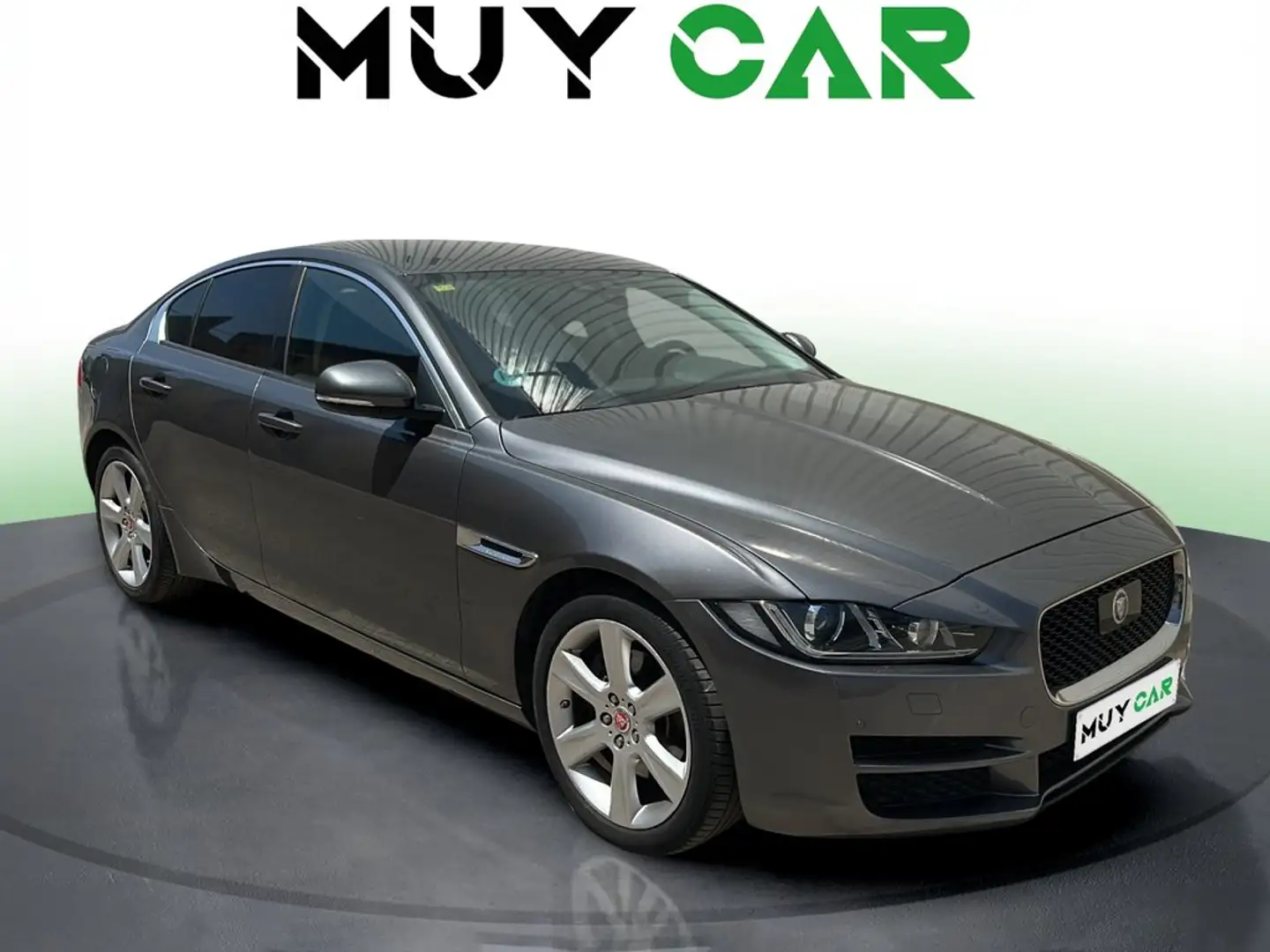 Jaguar XE 2.0 Diesel Pure Aut. 180 Gris - 1