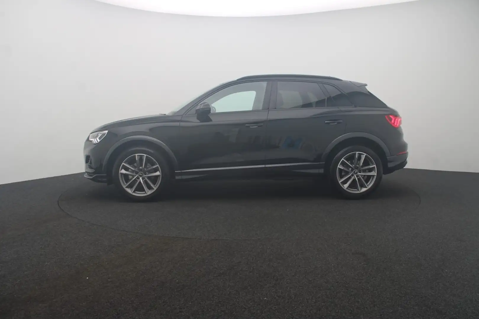 Audi Q3 35 TFSI . Virt.Cockpit LED Navi AHK Schwarz - 2