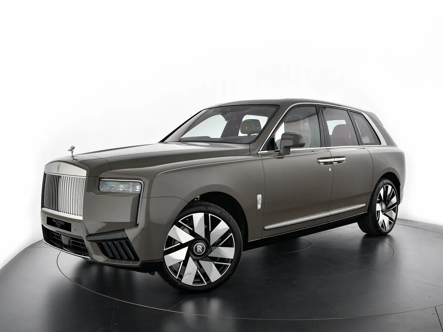 Rolls-Royce Cullinan Serie II Gris - 1