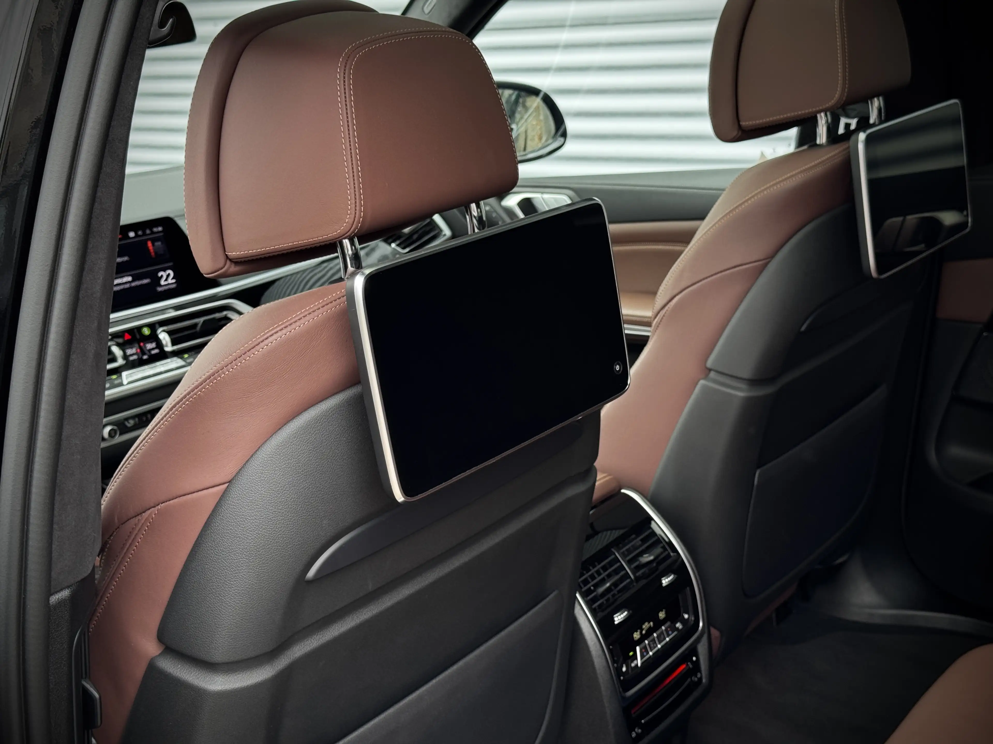 BMW X7 M50i xDrive | Full Option | Pano | B&W | Laser | M — photo 9