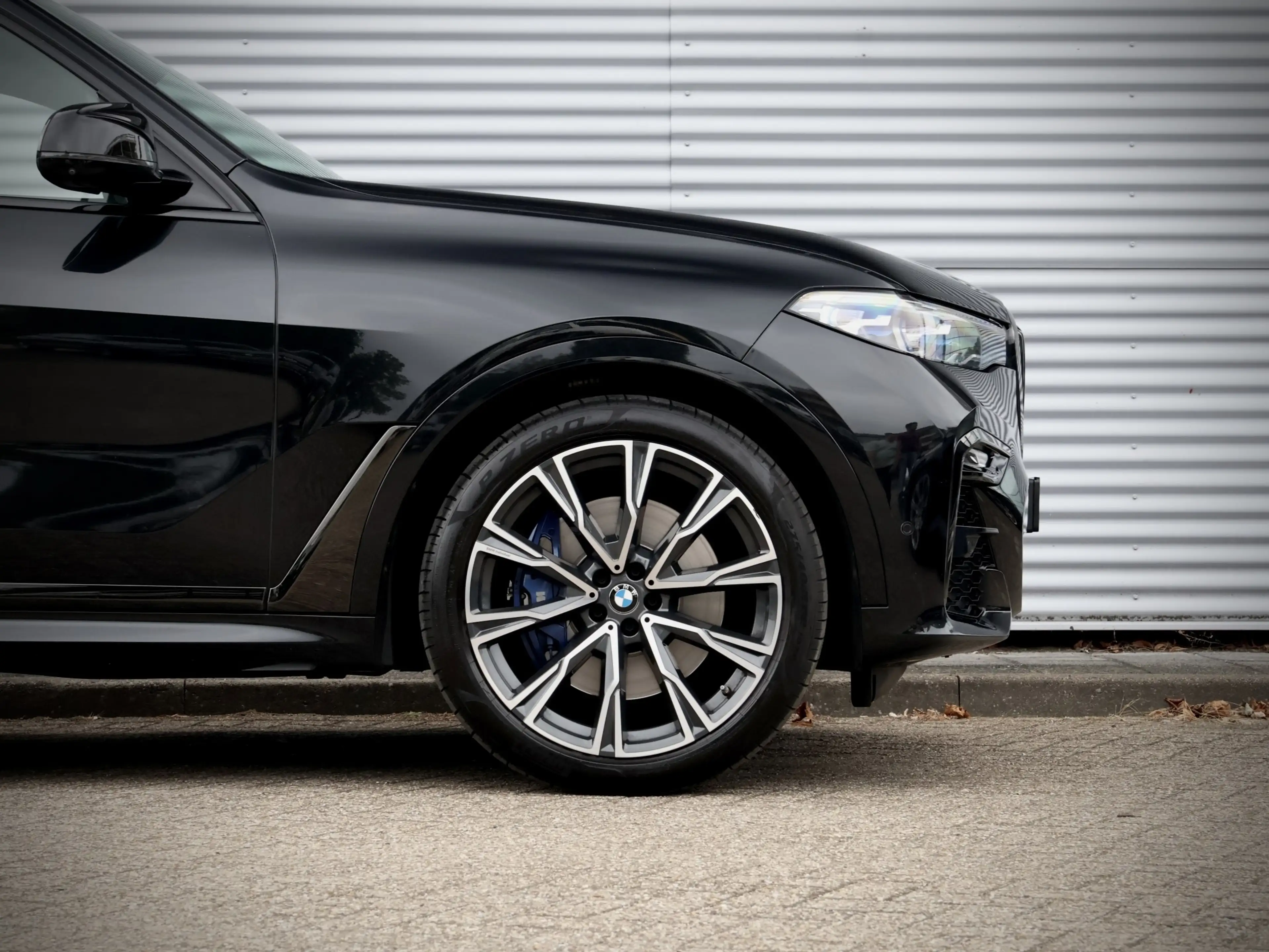 BMW X7 M50i xDrive | Full Option | Pano | B&W | Laser | M — photo 17