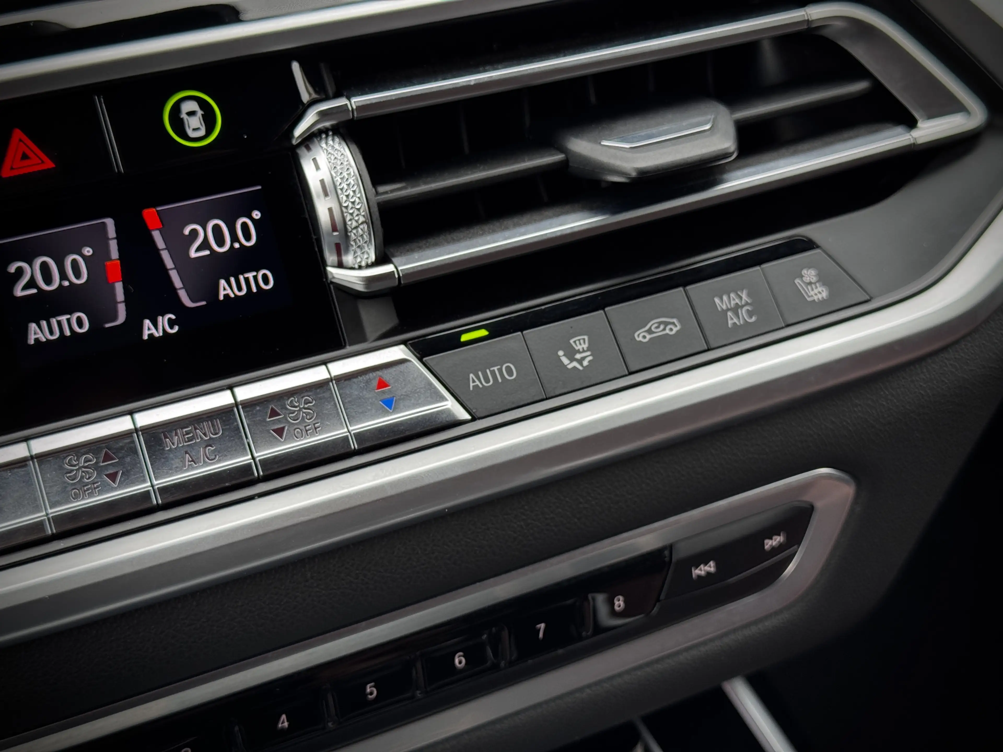 BMW X7 M50i xDrive | Full Option | Pano | B&W | Laser | M — photo 31
