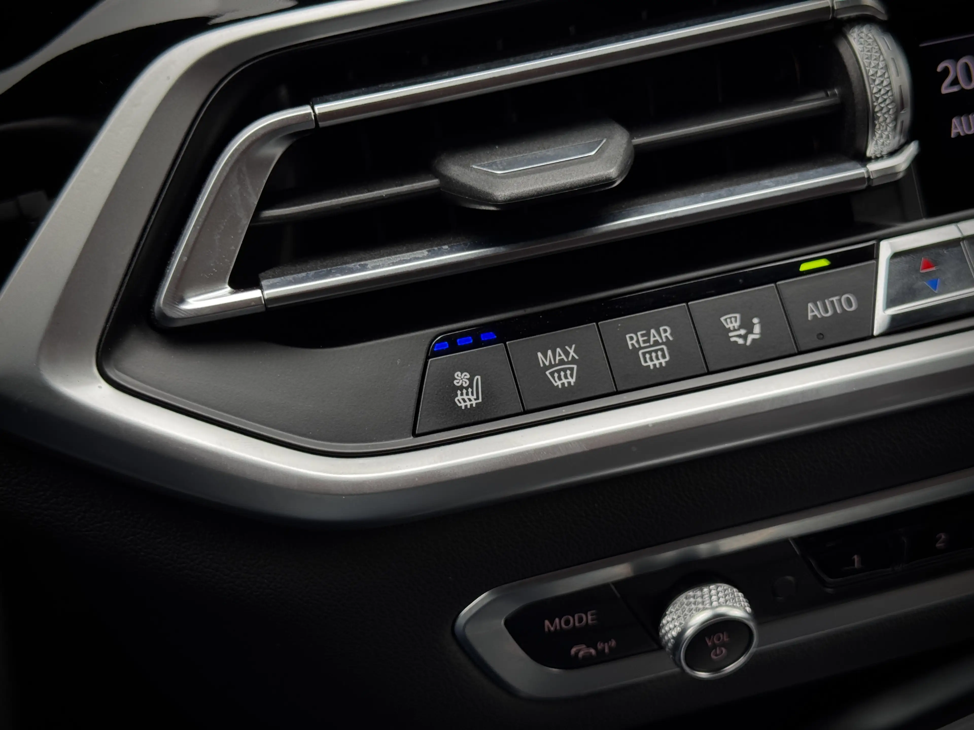 BMW X7 M50i xDrive | Full Option | Pano | B&W | Laser | M — photo 30