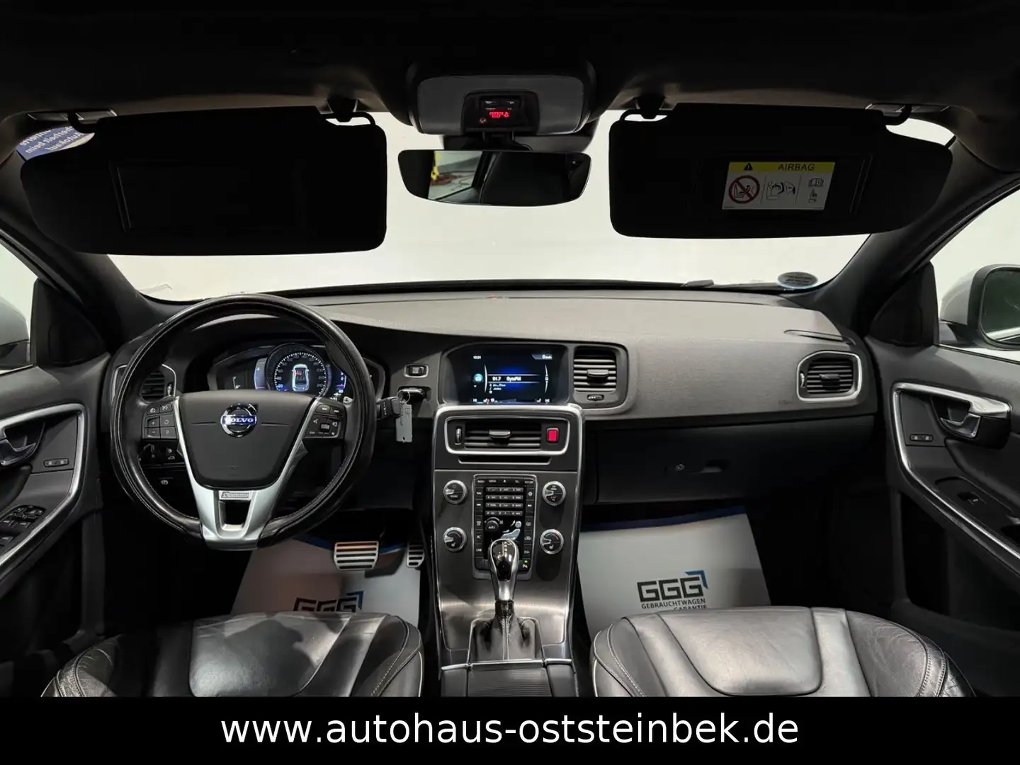 Volvo S60 MOMENTUM/R-DESIGN/BI-XEN/KAMERA/SHD/SHZ/ Schwarz - 2