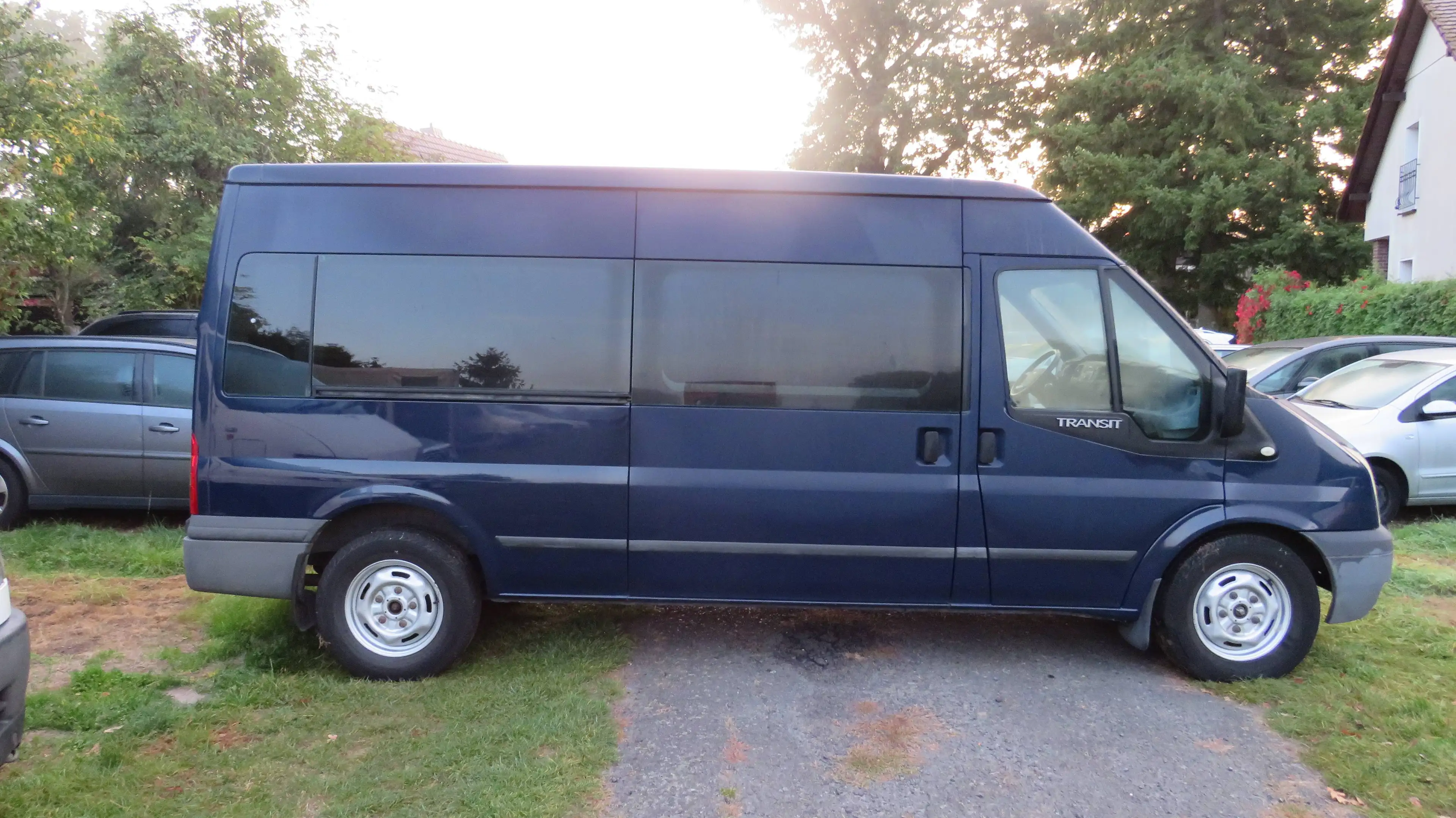Ford Transit FT 300 L Trend 9 Sitzer AHK Klima,Tempomat Hoch und Lang — photo 8